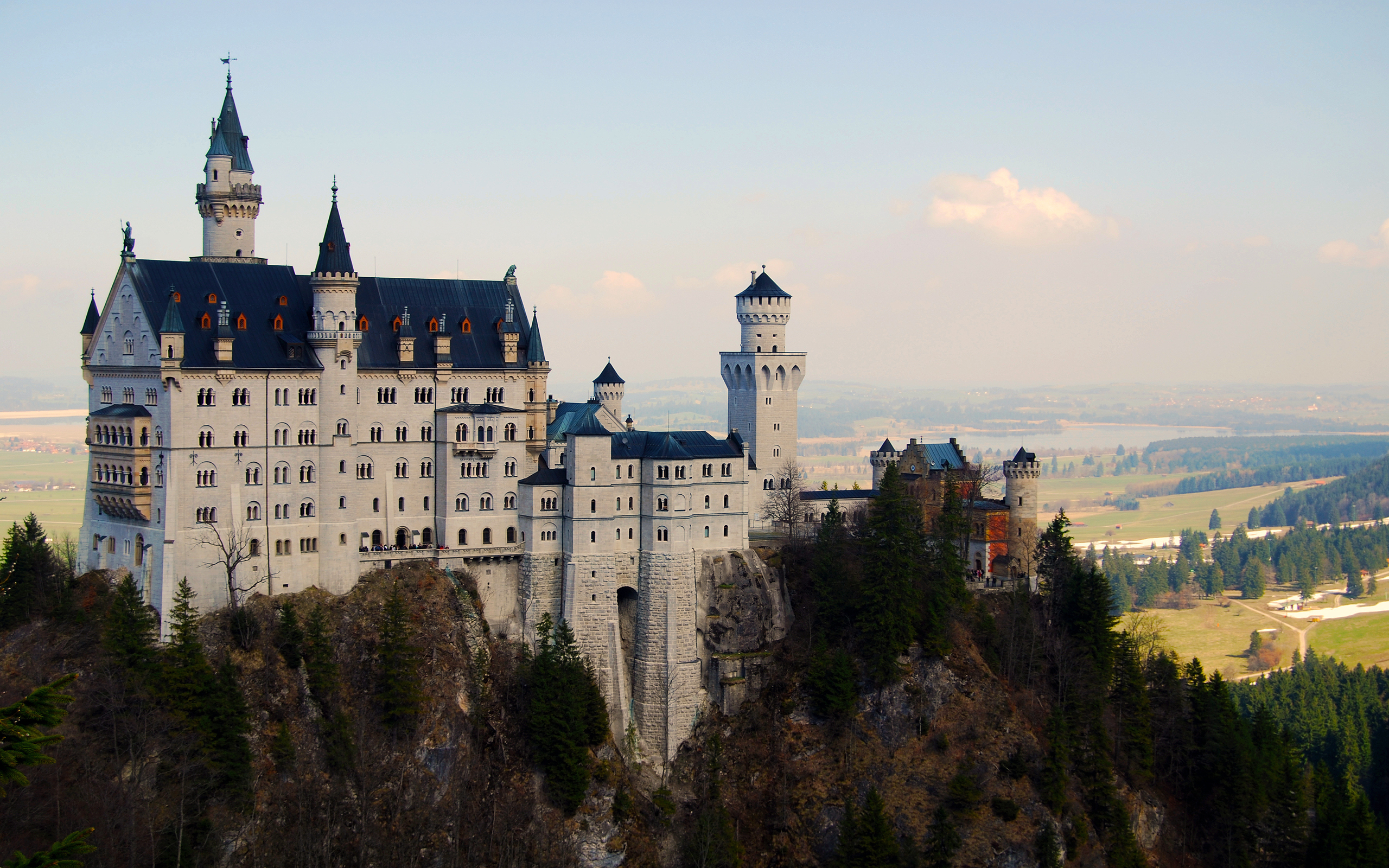 carta da parati del castello di neuschwanstein,castello,cielo,castello,costruzione,cittadina