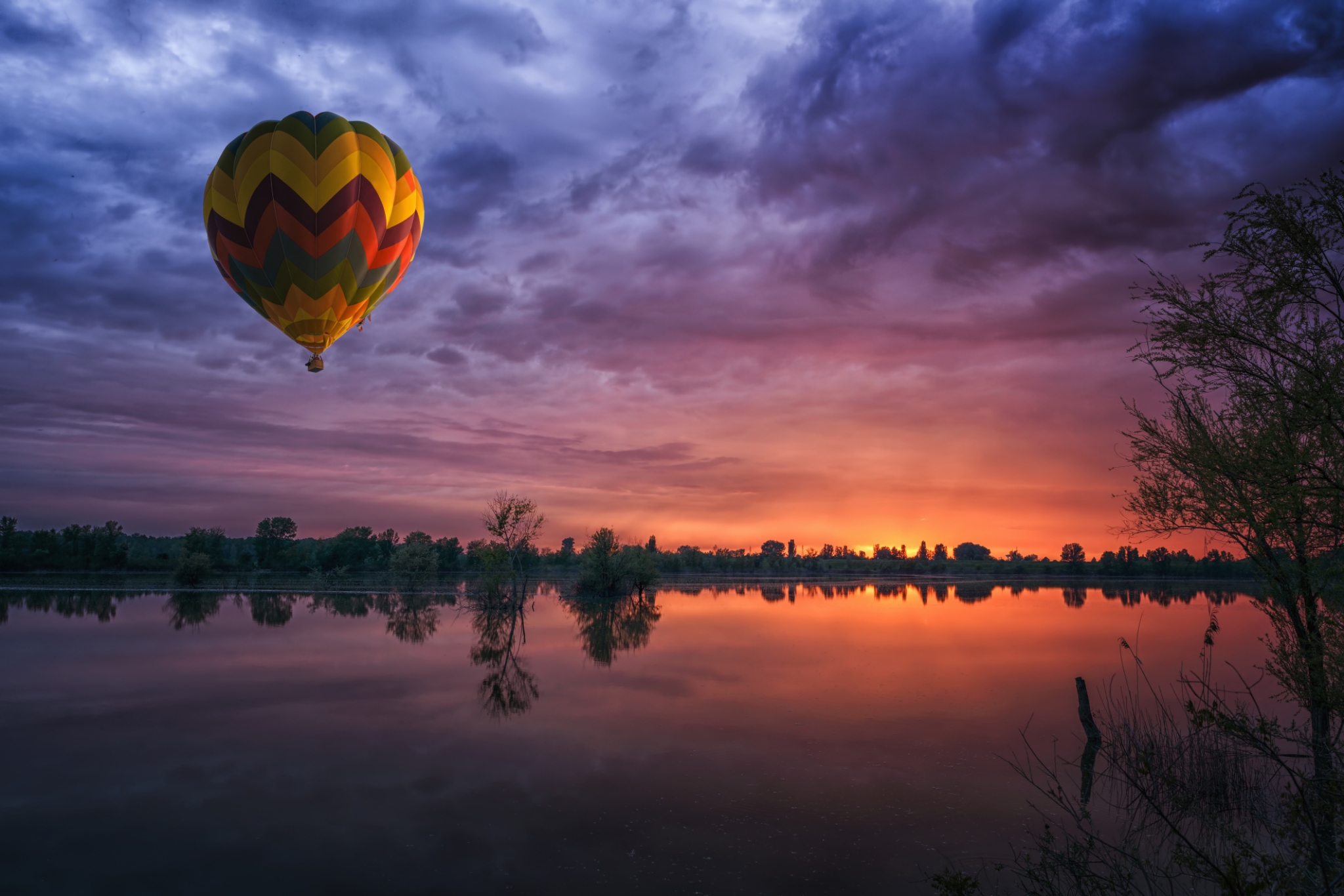 surface studio wallpaper,sky,hot air ballooning,nature,hot air balloon,reflection