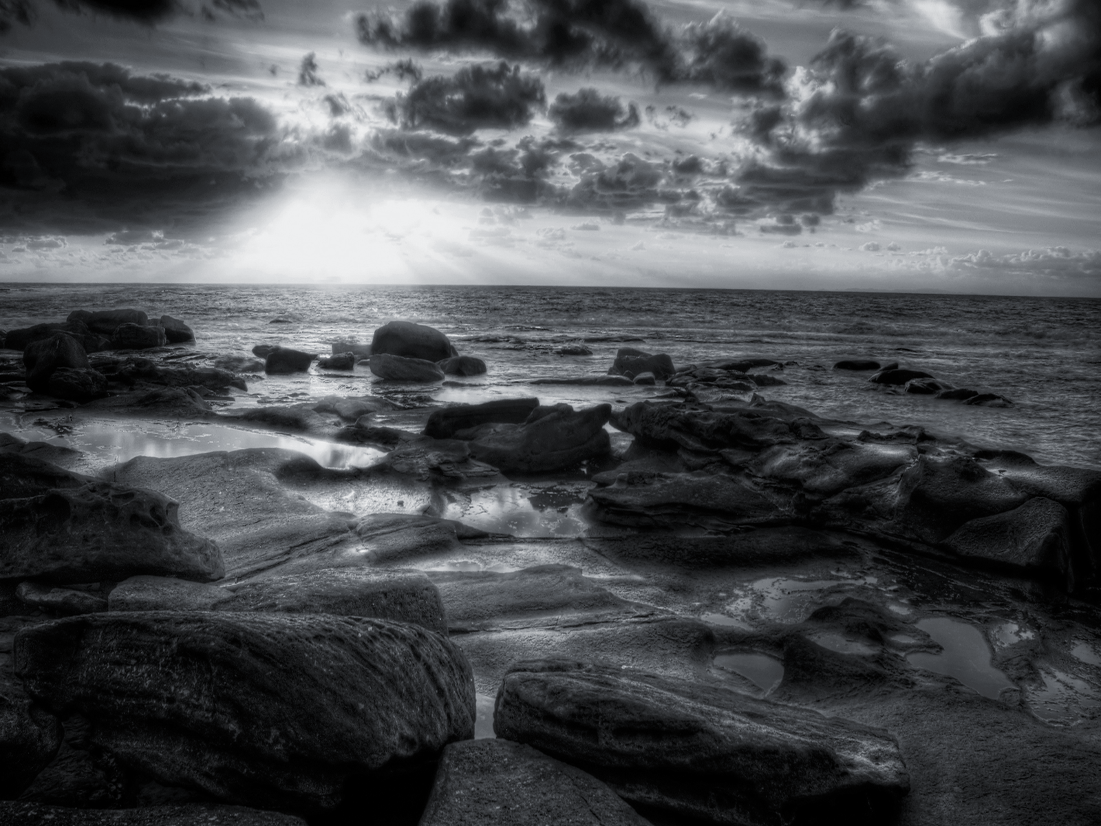 black sea wallpaper,sky,nature,monochrome photography,black and white,photograph