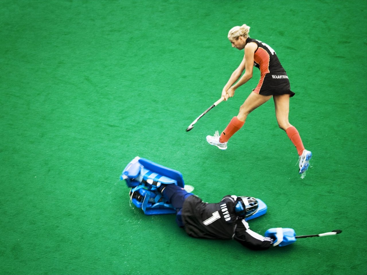 Field Hockey- WallpaperUse