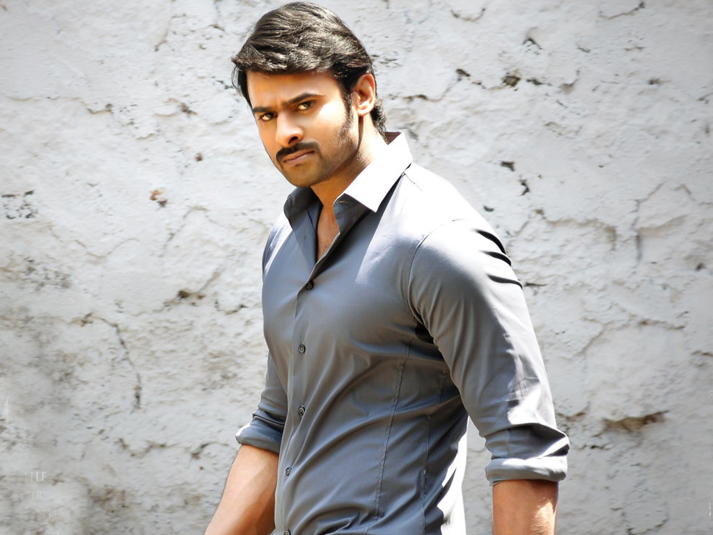 prabhas fotos wallpaper,kleidung,cool,ärmel,hemd,t shirt