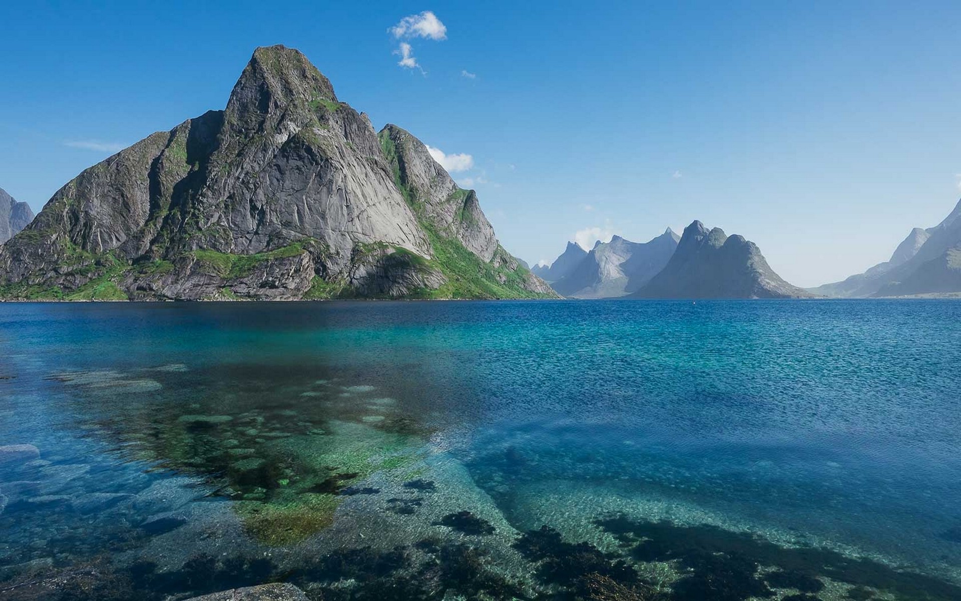 islandia wallpaper,natural landscape,body of water,nature,mountain,mountainous landforms