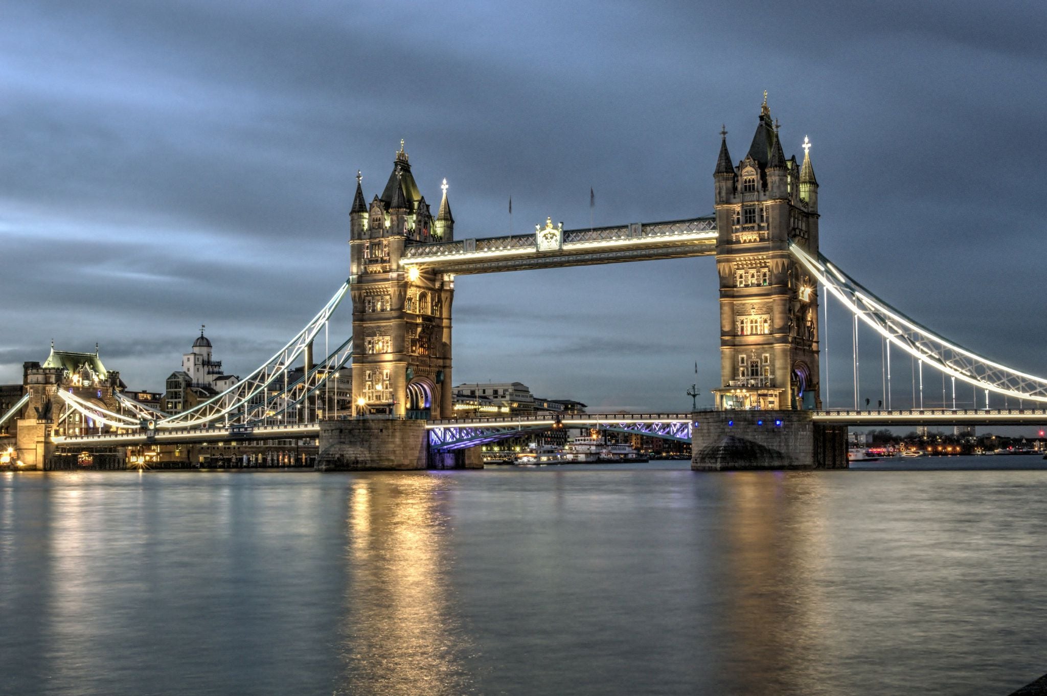 tower bridge wallpaper,bridge,landmark,sky,river,city