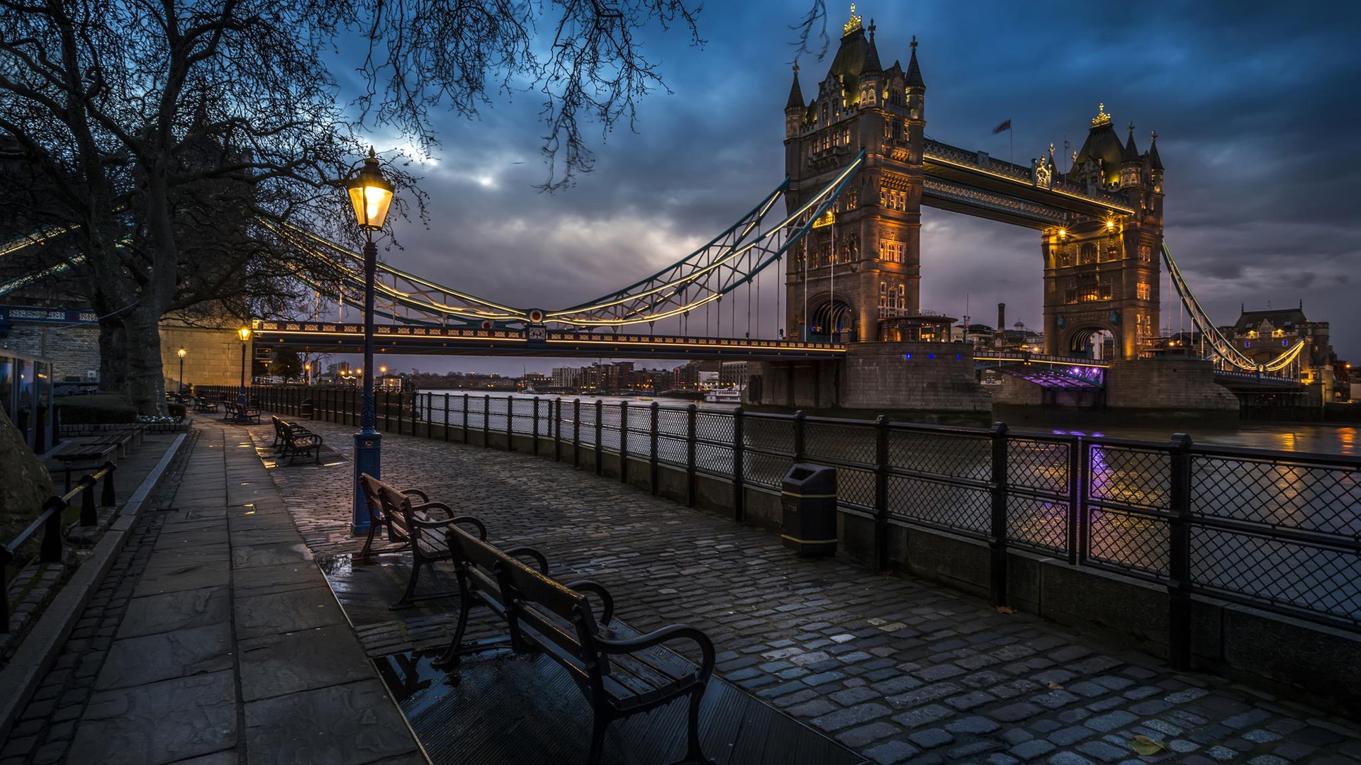 tower bridge wallpaper,sky,landmark,bridge,architecture,metropolitan area