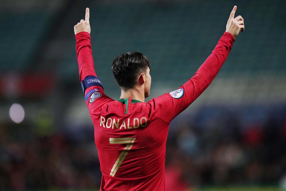 ronaldo wallpaper,calciatore,giocatore,giocatore di calcio,attrezzatura sportiva,gli sport