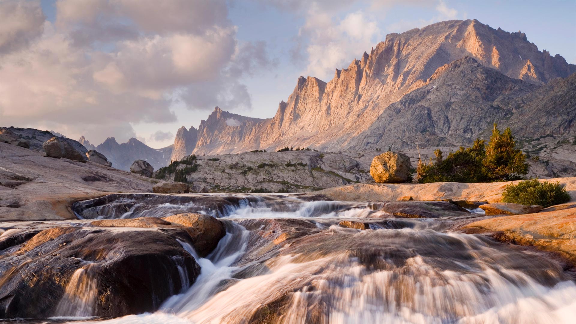 carta da parati bing,paesaggio naturale,natura,corpo d'acqua,acqua,montagna