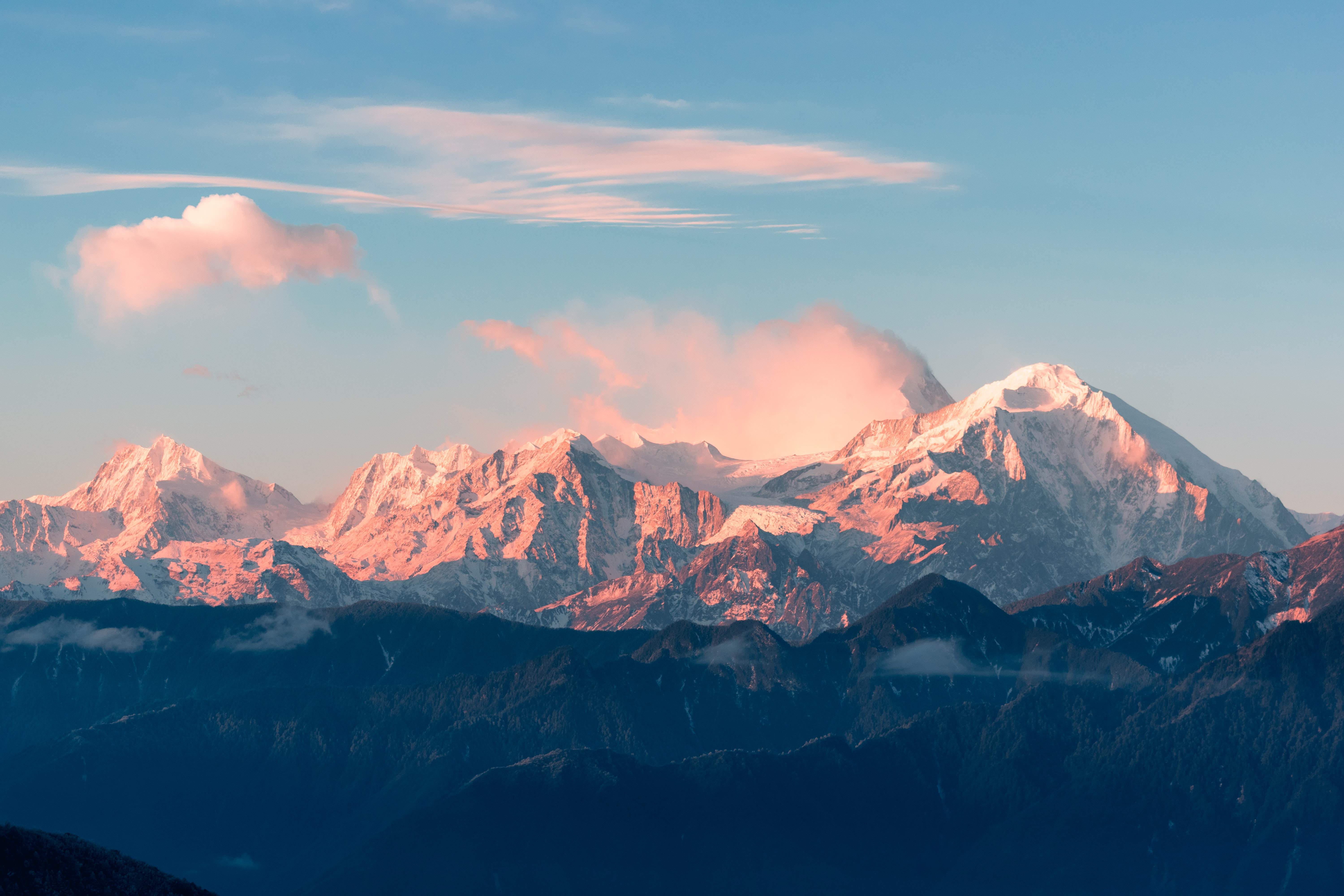 fond d'écran qhd,montagne,ciel,chaîne de montagnes,la nature,crête