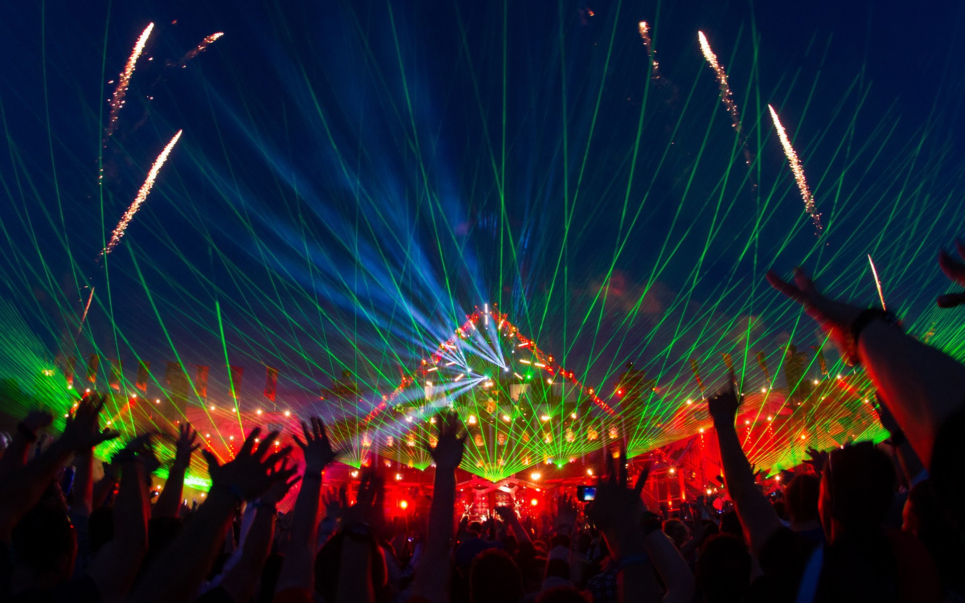 light wallpaper,light,green,crowd,laser,event