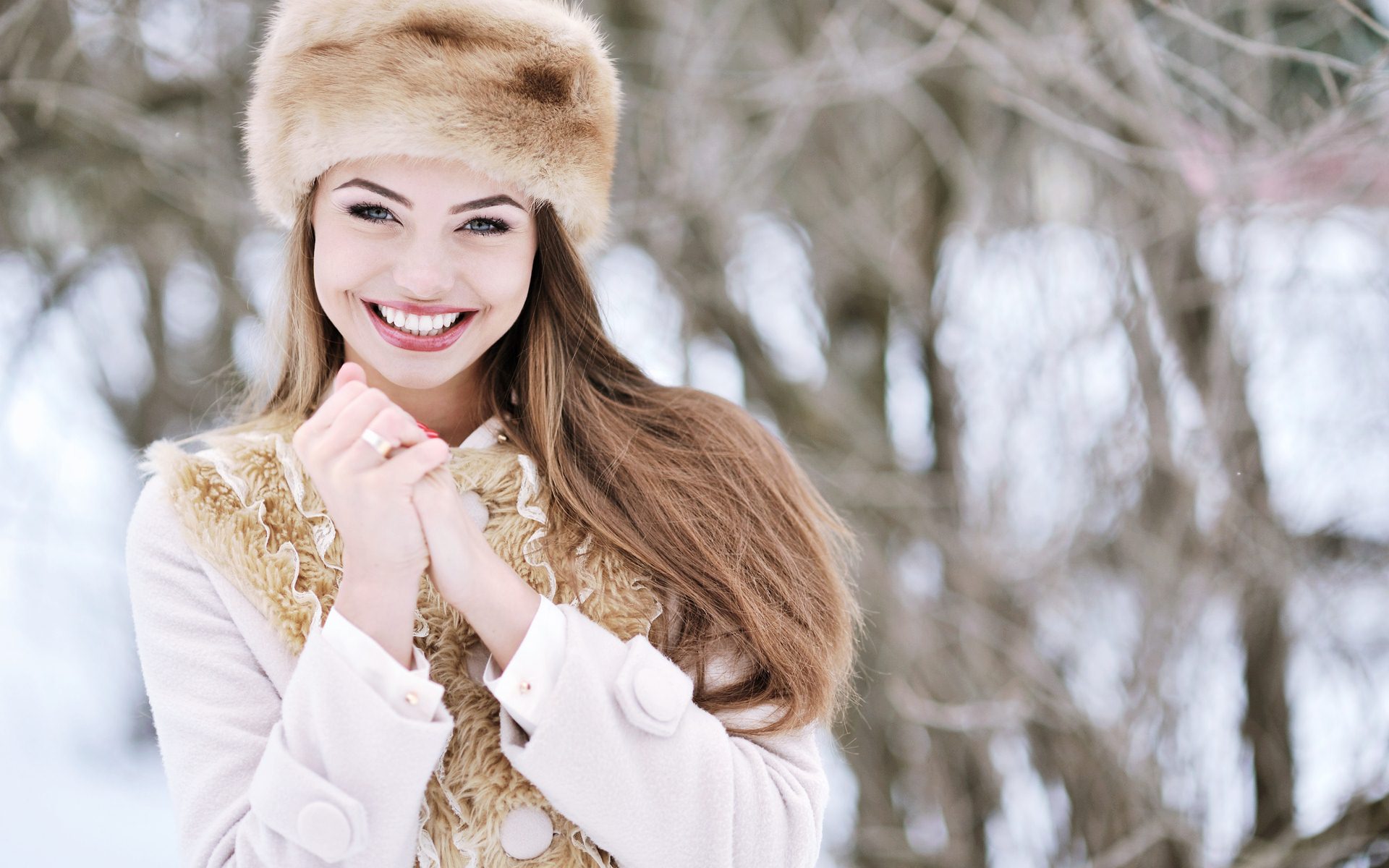 beautiful girl wallpaper,hair,fur,skin,fur clothing,fashion model