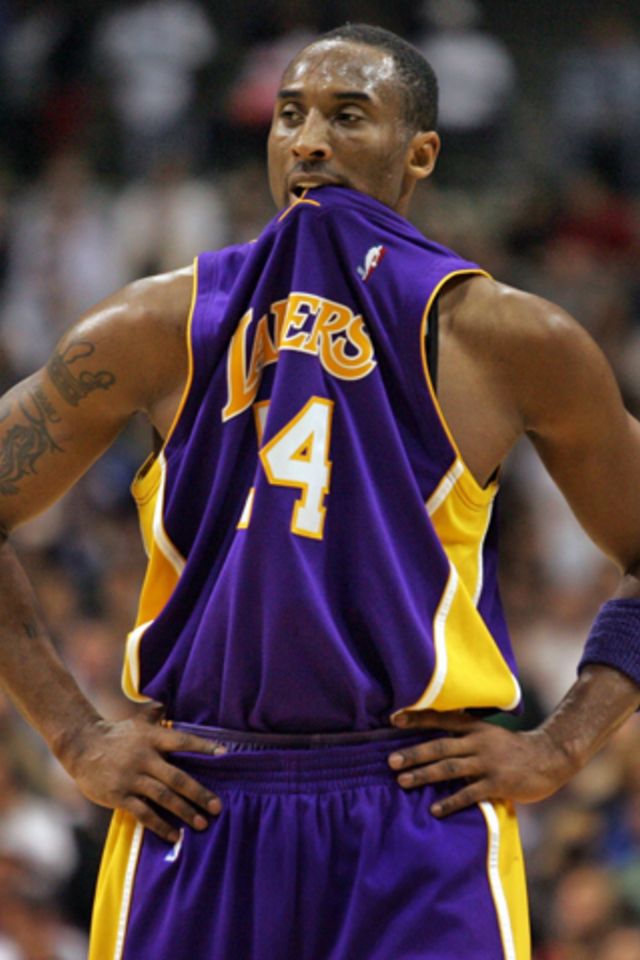 fondo de pantalla de kobe bryant,jugador de baloncesto,jugador,deportes,movimientos de baloncesto,jersey