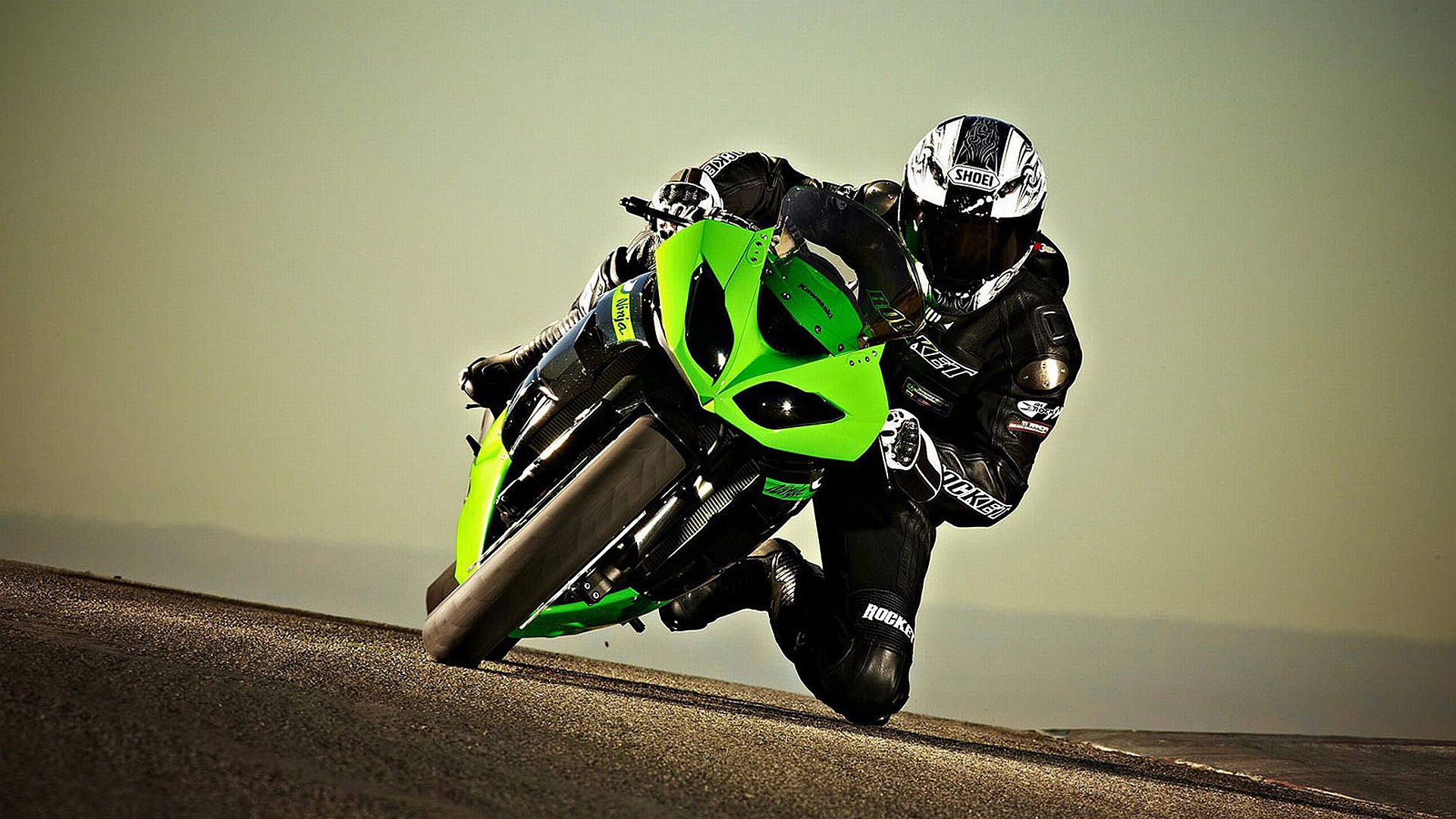 motorrad wallpaper,motorcycle,motorcycle racer,superbike racing,motorcycling,vehicle