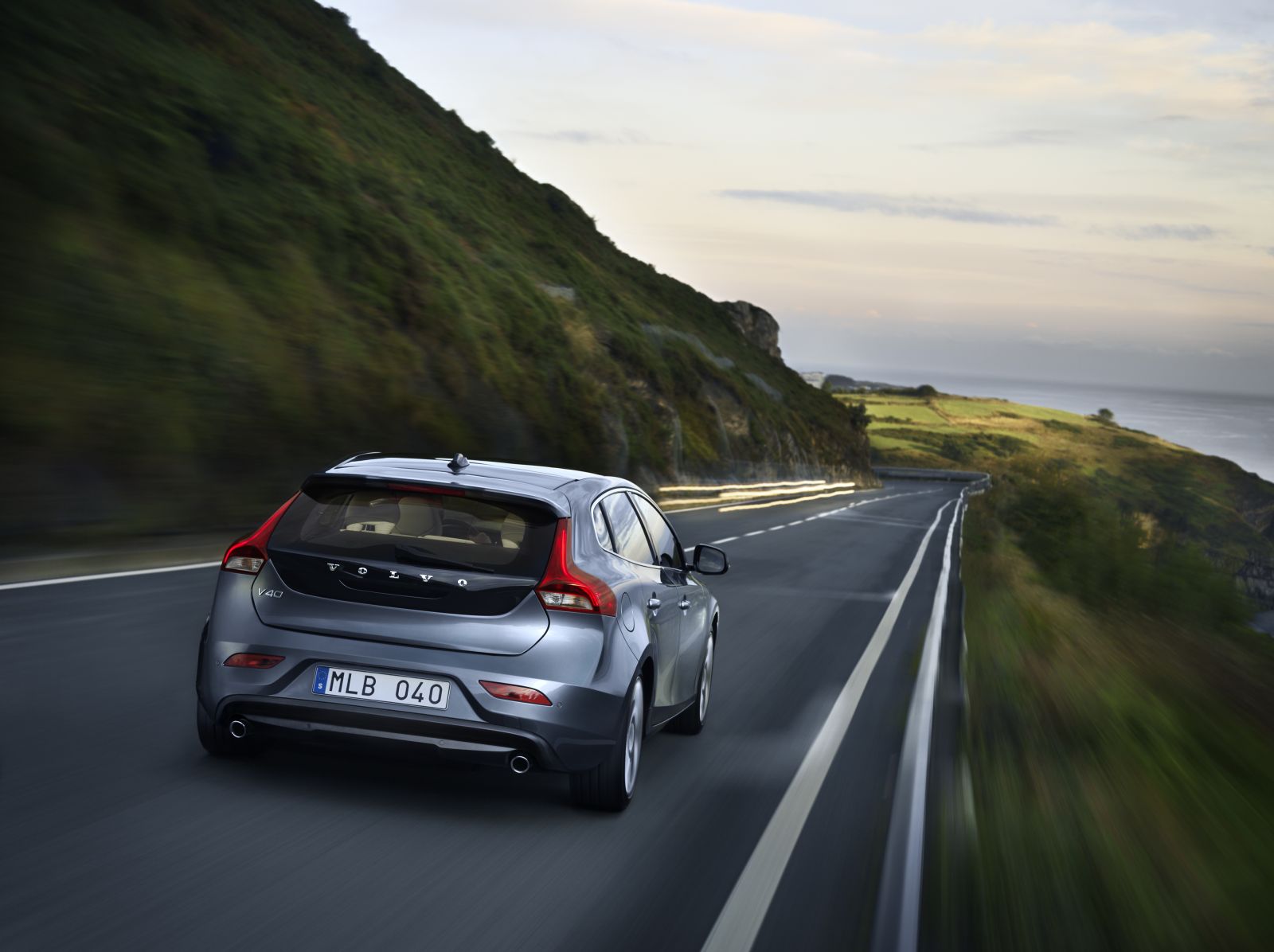 volvo v40 wallpaper,land vehicle,vehicle,car,volvo v40,automotive design