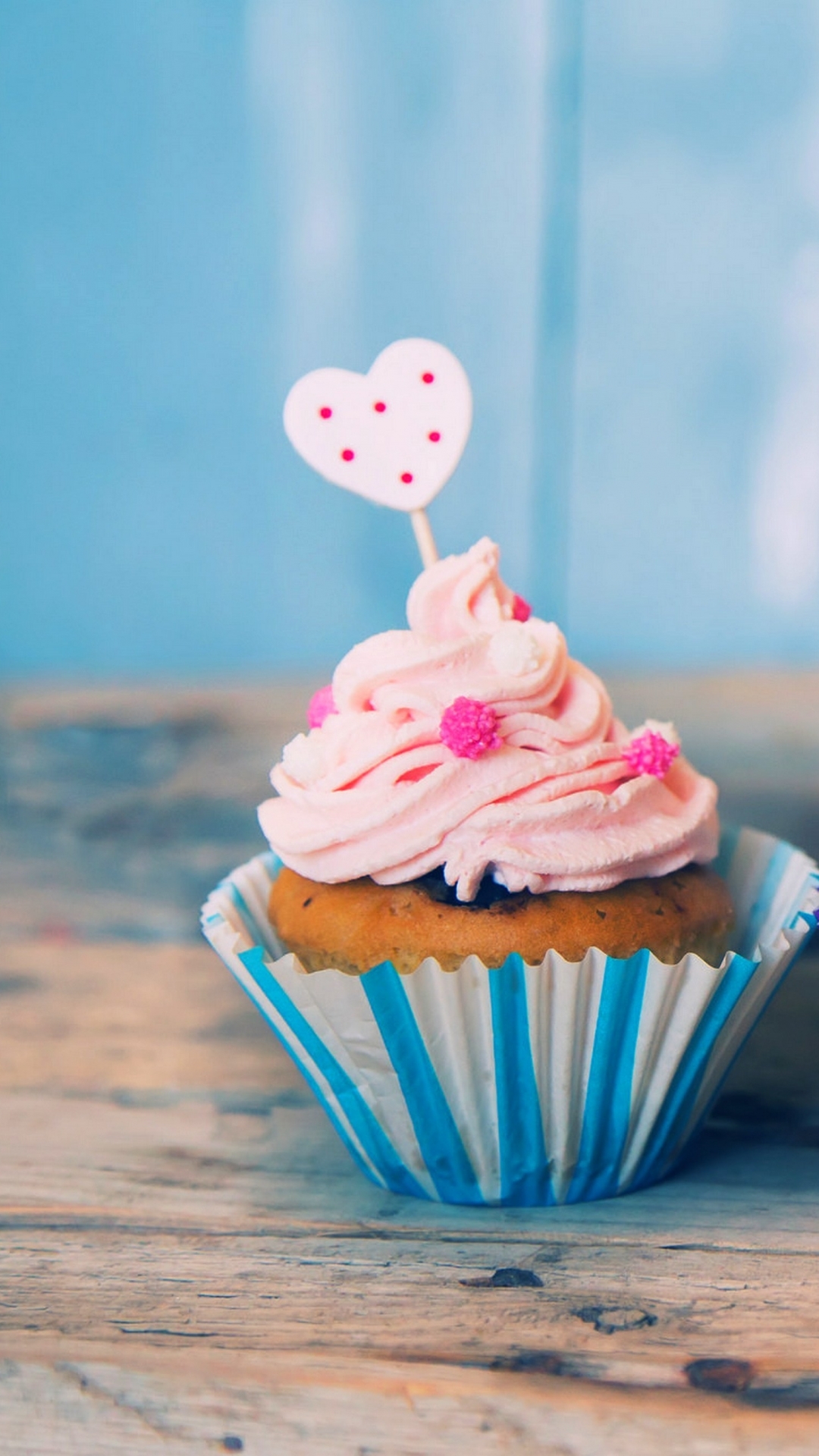 かわいいカップケーキ壁紙,カップケーキ,バタークリーム,ピンク,アイシング,食物