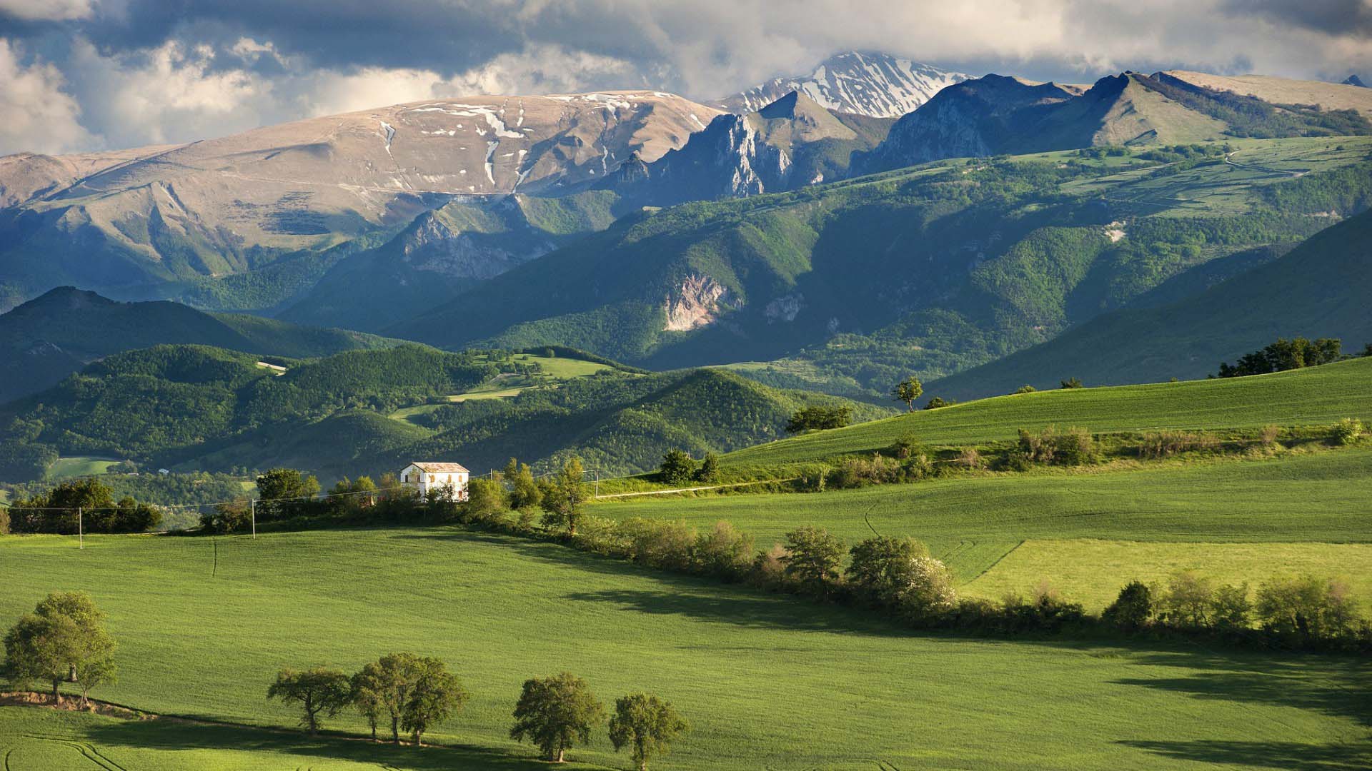 papier peint maison cool,montagne,paysage naturel,la nature,chaîne de montagnes,ciel