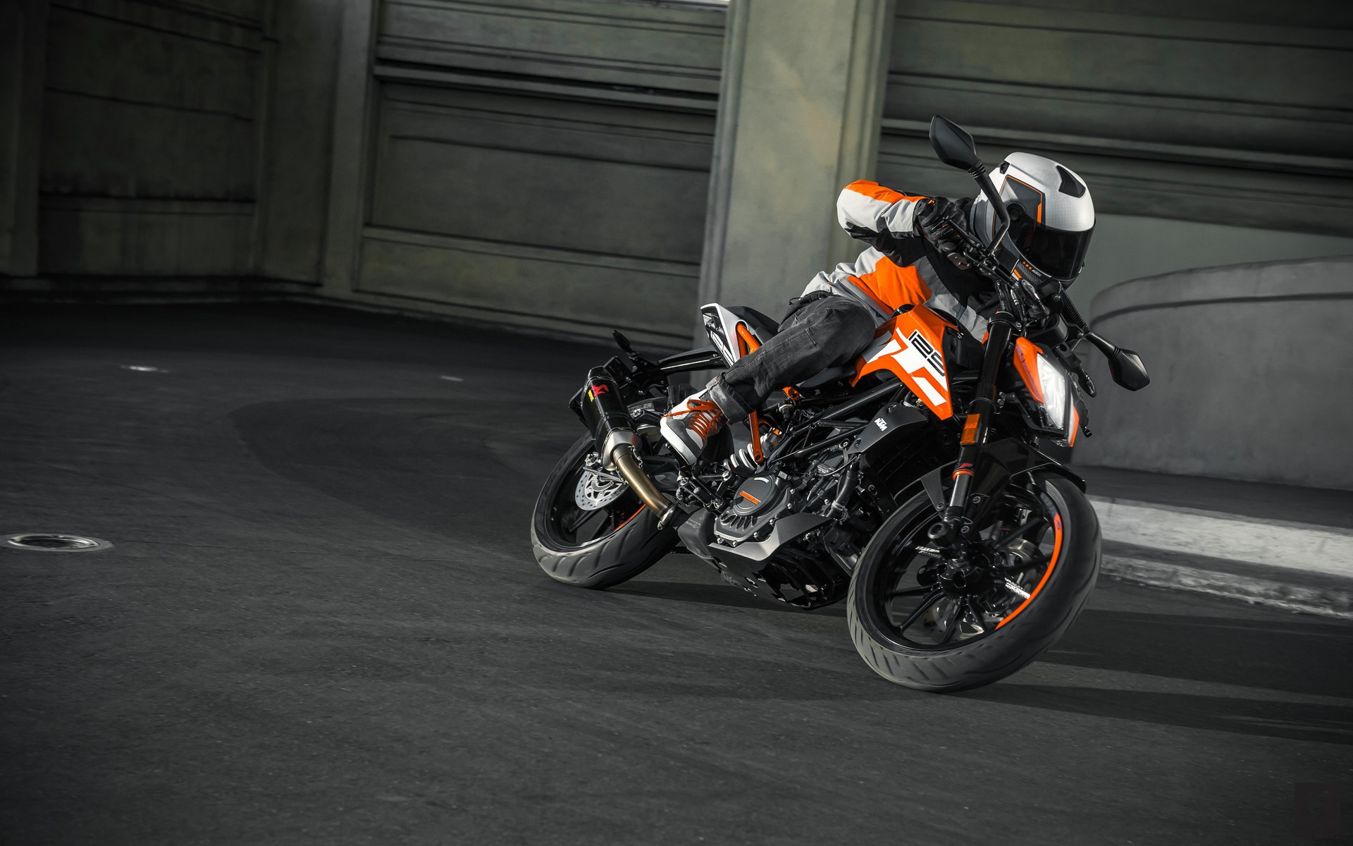 ktm duke 125 wallpaper,land vehicle,motorcycle,vehicle,motorcycling,superbike racing