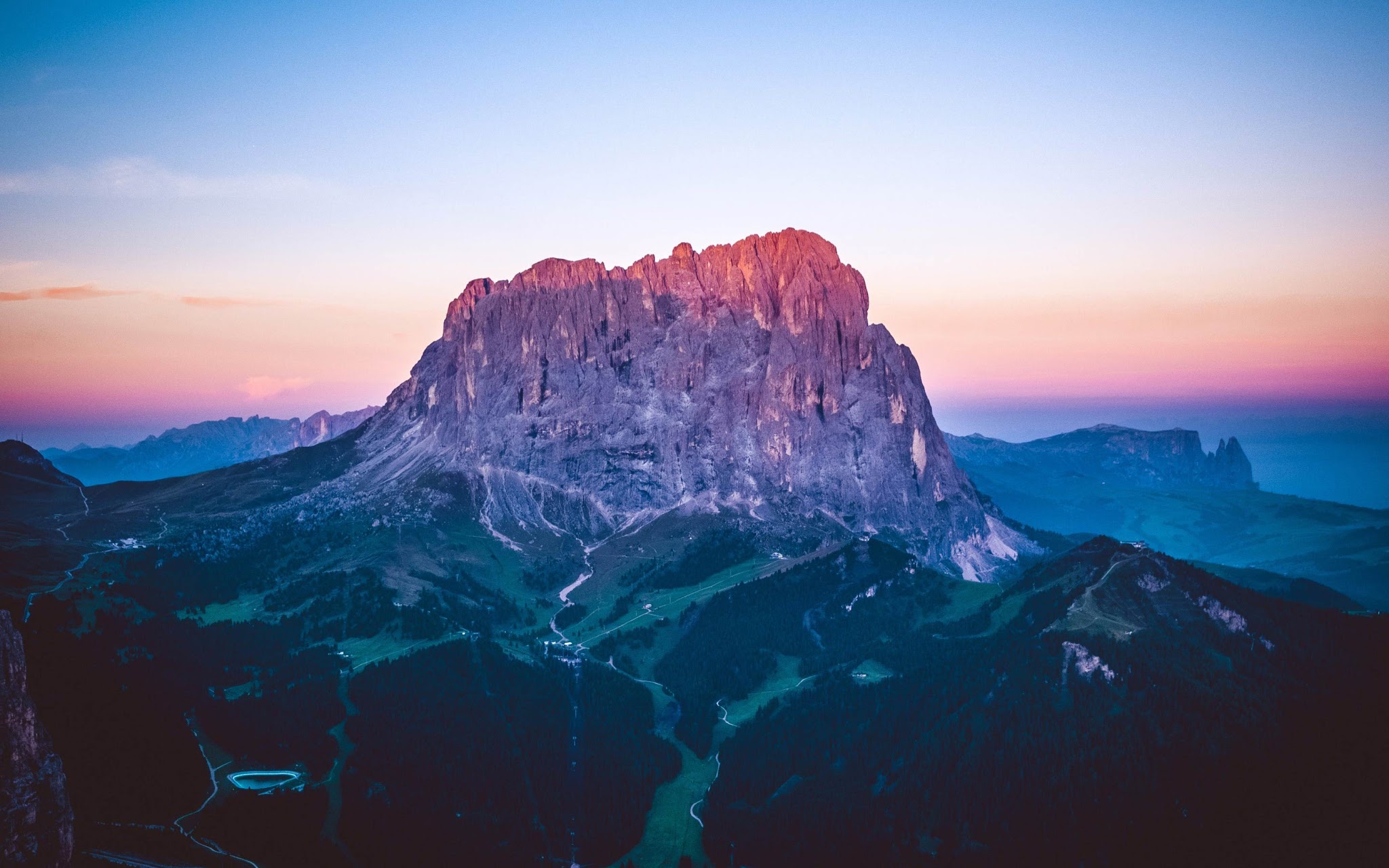 wallpaper em 4k,mountainous landforms,mountain,sky,nature,natural landscape