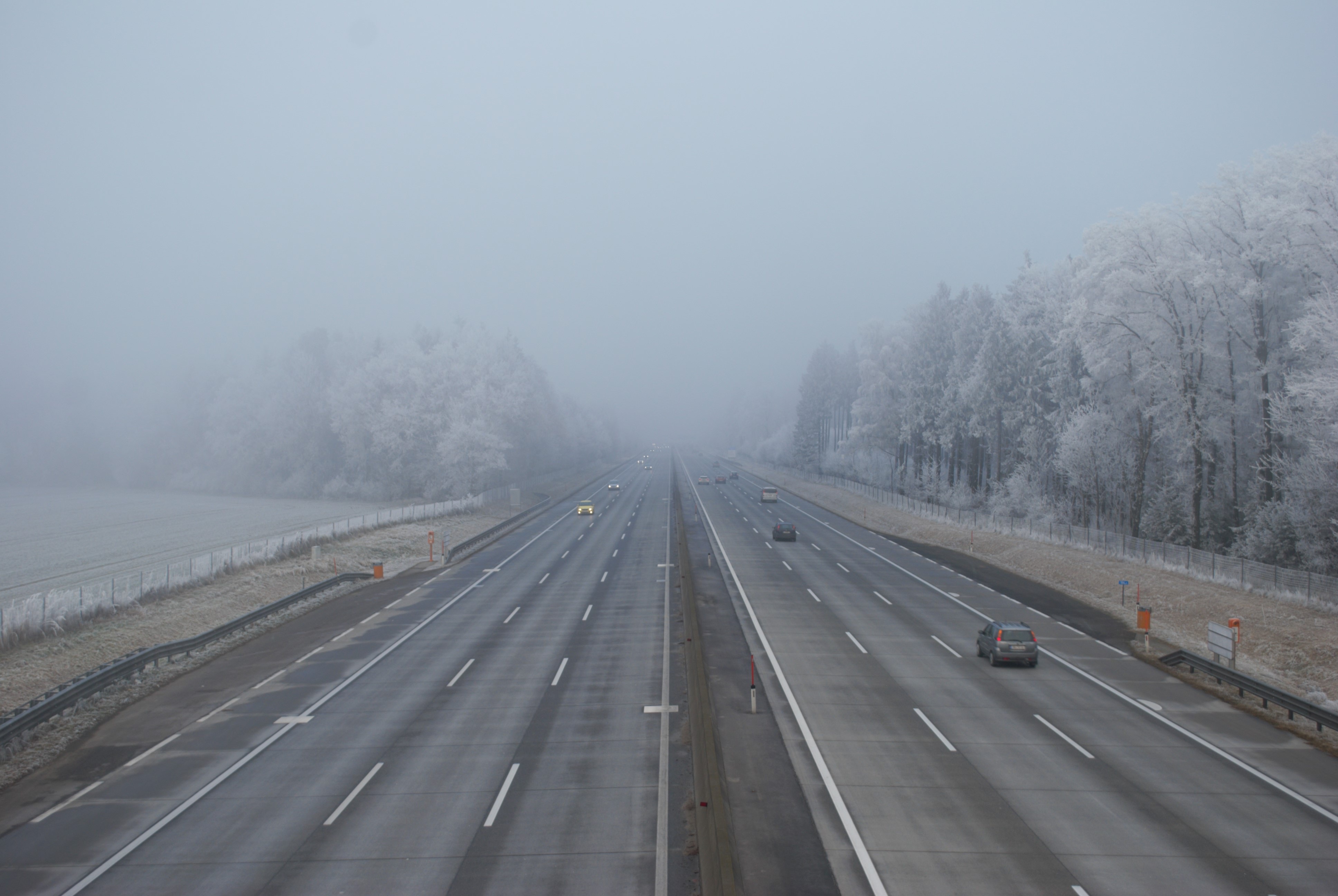 sfondo 4k wallpaper,nebbia,cielo,strada,strada transitabile,inverno