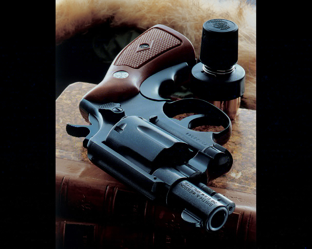 carta da parati 7k,pistola,rivoltella,arma,grilletto,fotografia