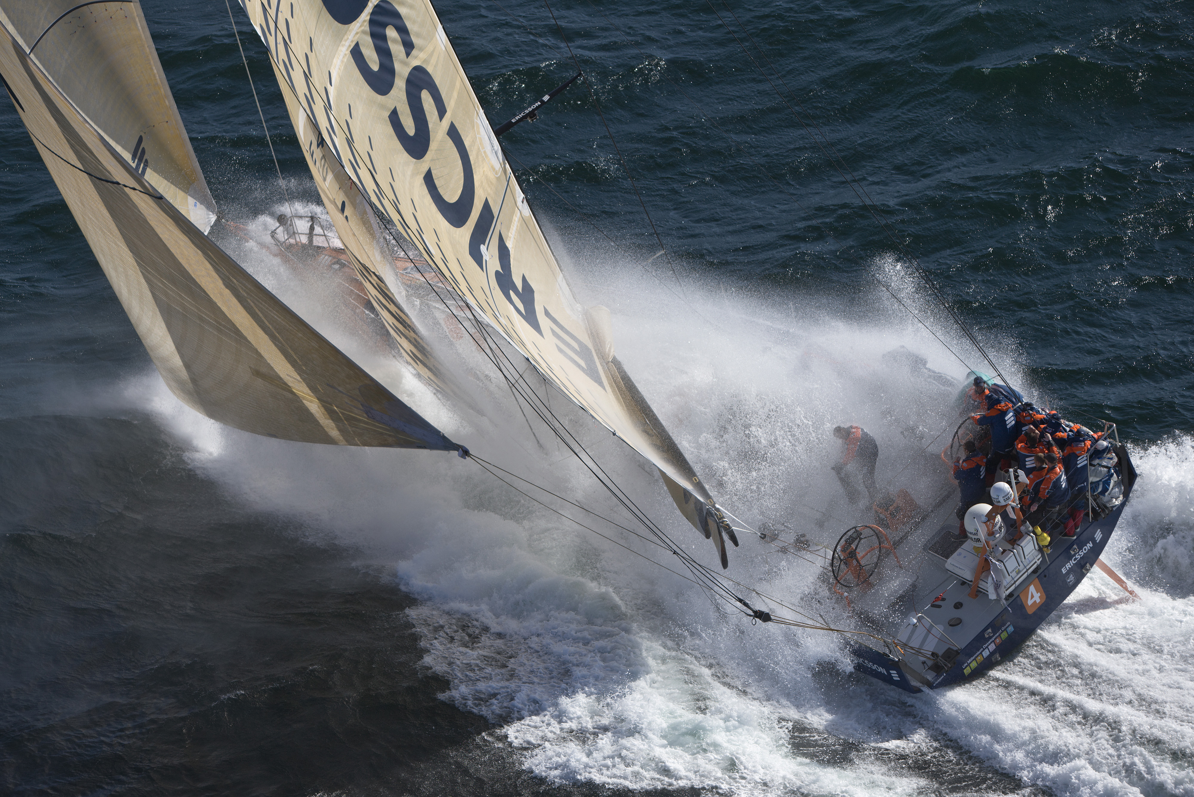 volvo ocean race wallpaper,fahrzeug,wassertransport,welle,boot,windwelle