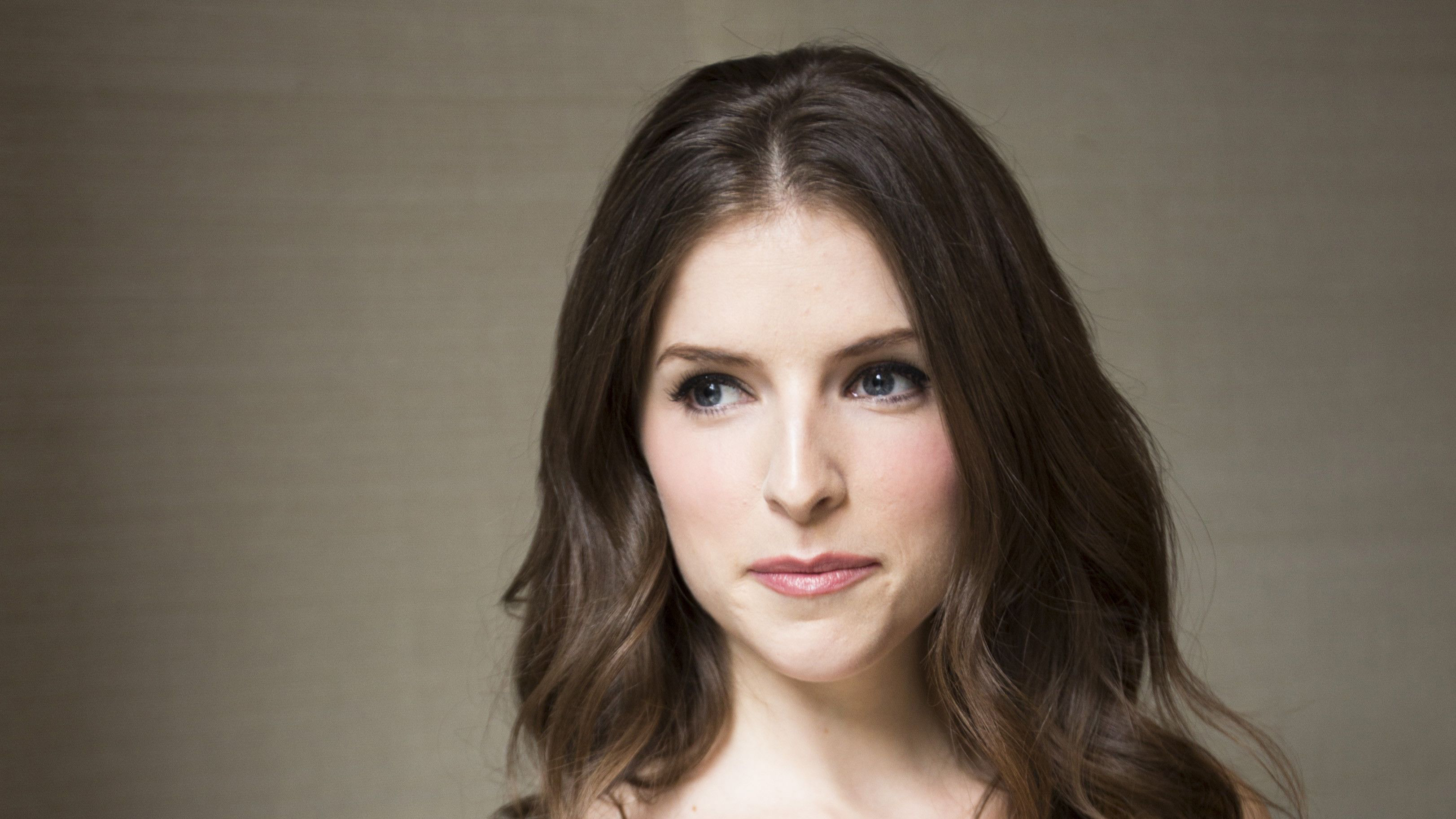 anna kendrick hd wallpaper,hair,face,eyebrow,lip,hairstyle