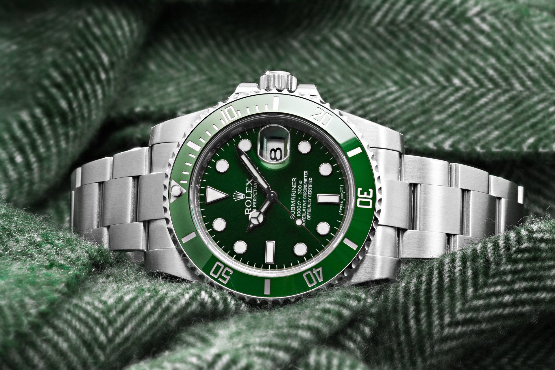 rolex watch live wallpaper,watch,analog watch,watch accessory,green,fashion accessory