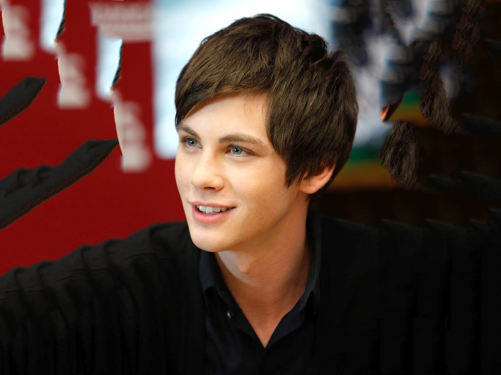 fond d'écran logan lerman,cheveux,front,coiffure,sourire,portrait