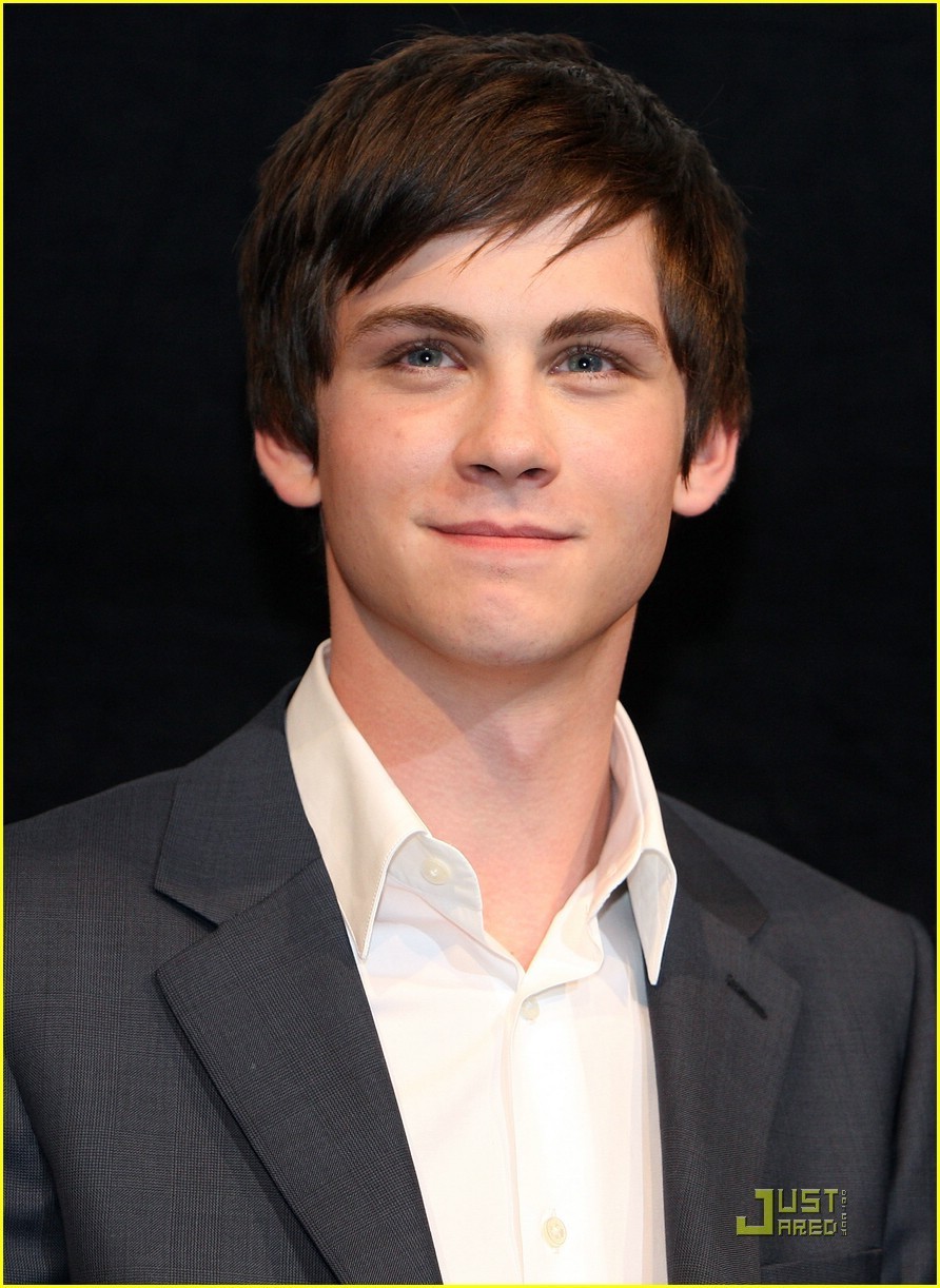 logan lerman wallpaper,haar,gesicht,stirn,augenbraue,frisur