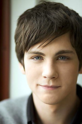 logan lerman wallpaper,hair,face,forehead,eyebrow,hairstyle