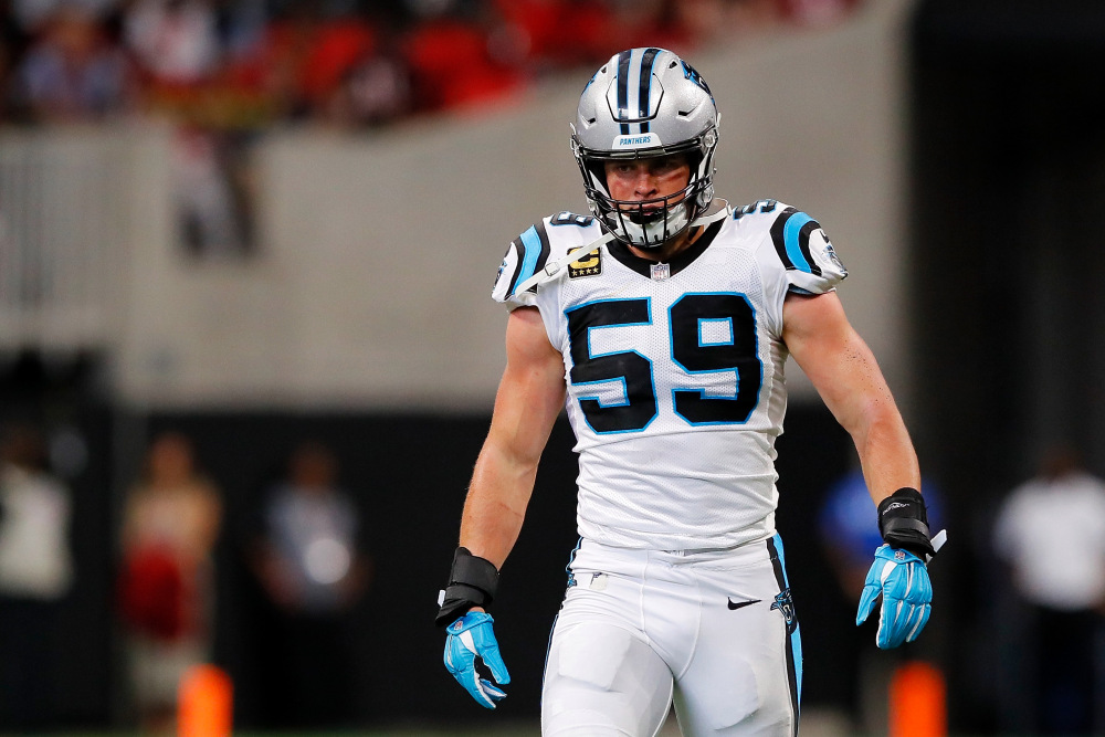 luke kuechly tapete,sportausrüstung,helm,sprint fußball,rost fußball,american football