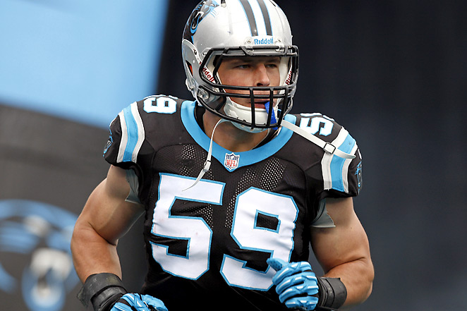 luke kuechly tapete,sportausrüstung,helm,fußballausrüstung,football helm,sportausrüstung