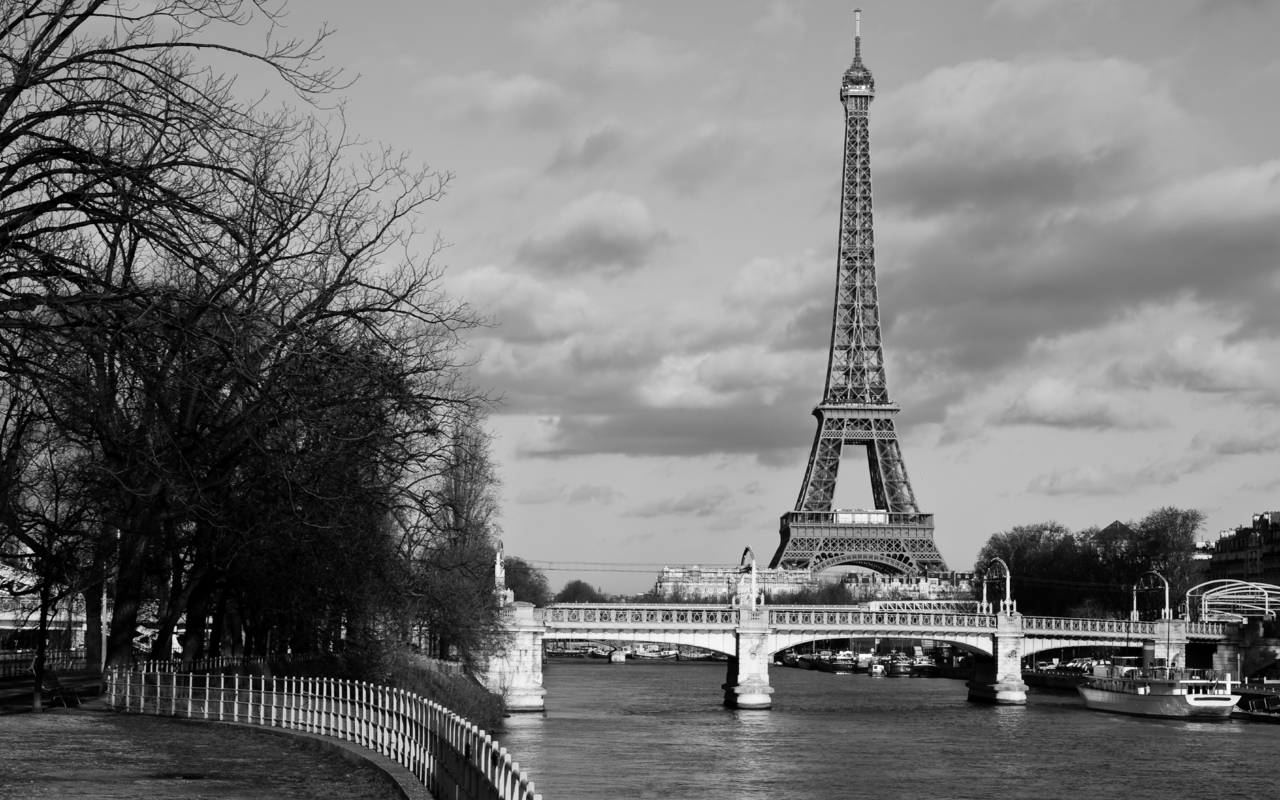 wallpaper qui bouge,landmark,tower,black and white,sky,monochrome photography