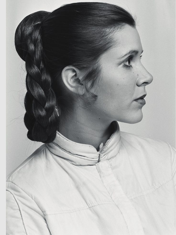 fond d'écran carrie fisher,cheveux,coiffure,visage,beauté,front