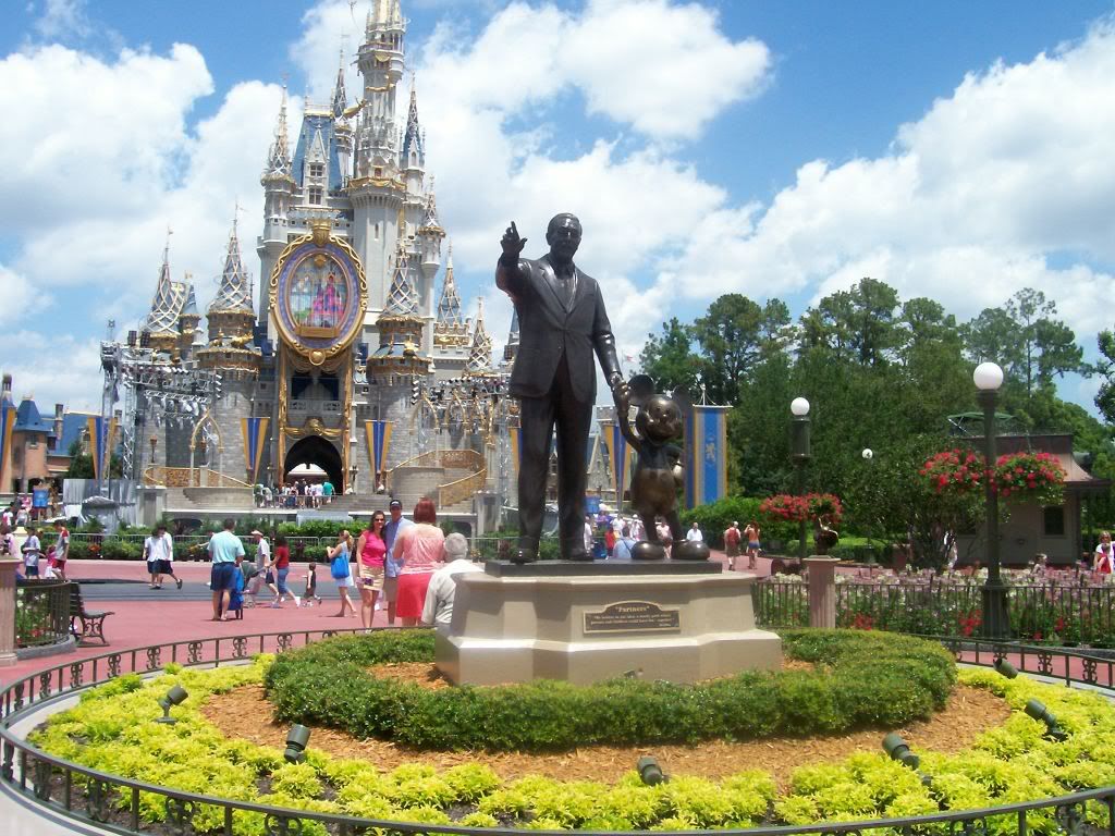 disney world desktop wallpaper,landmark,statue,monument,amusement park,tourist attraction