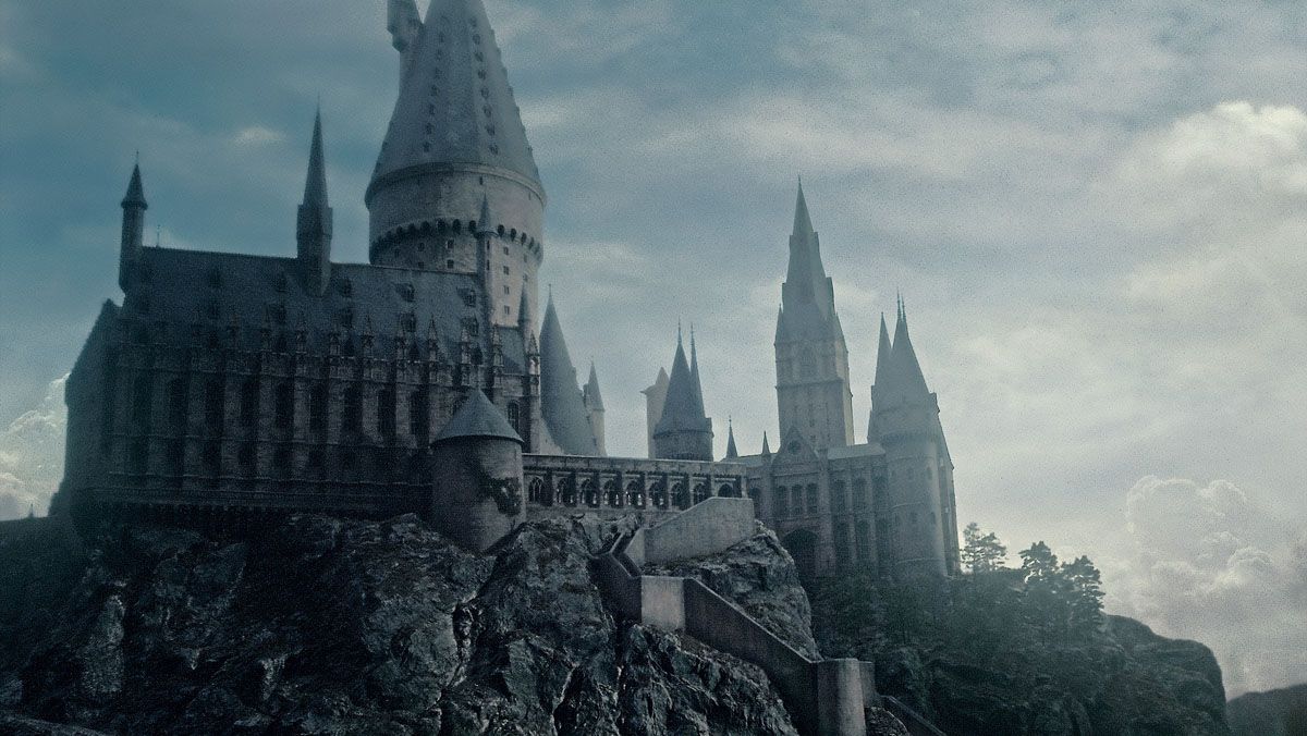 hogwarts desktop wallpaper,landmark,architecture,medieval architecture,spire,metropolis