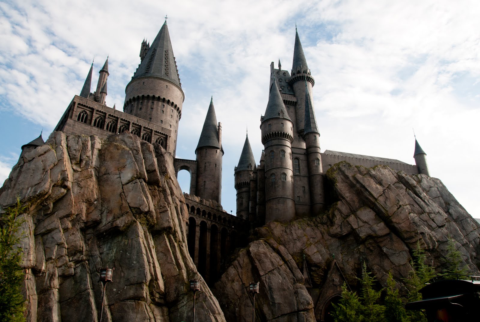 hogwarts fondo de pantalla hd,arquitectura medieval,castillo,arquitectura,aguja,juegos