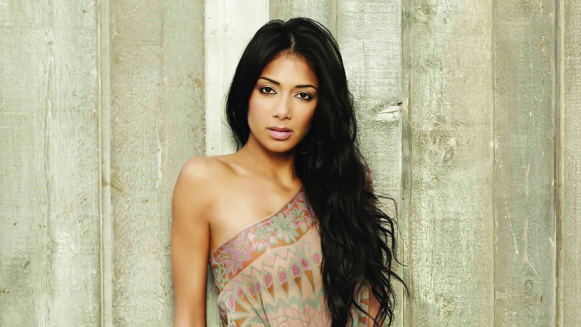 nicole scherzinger wallpaper,hair,beauty,fashion model,black hair,hairstyle