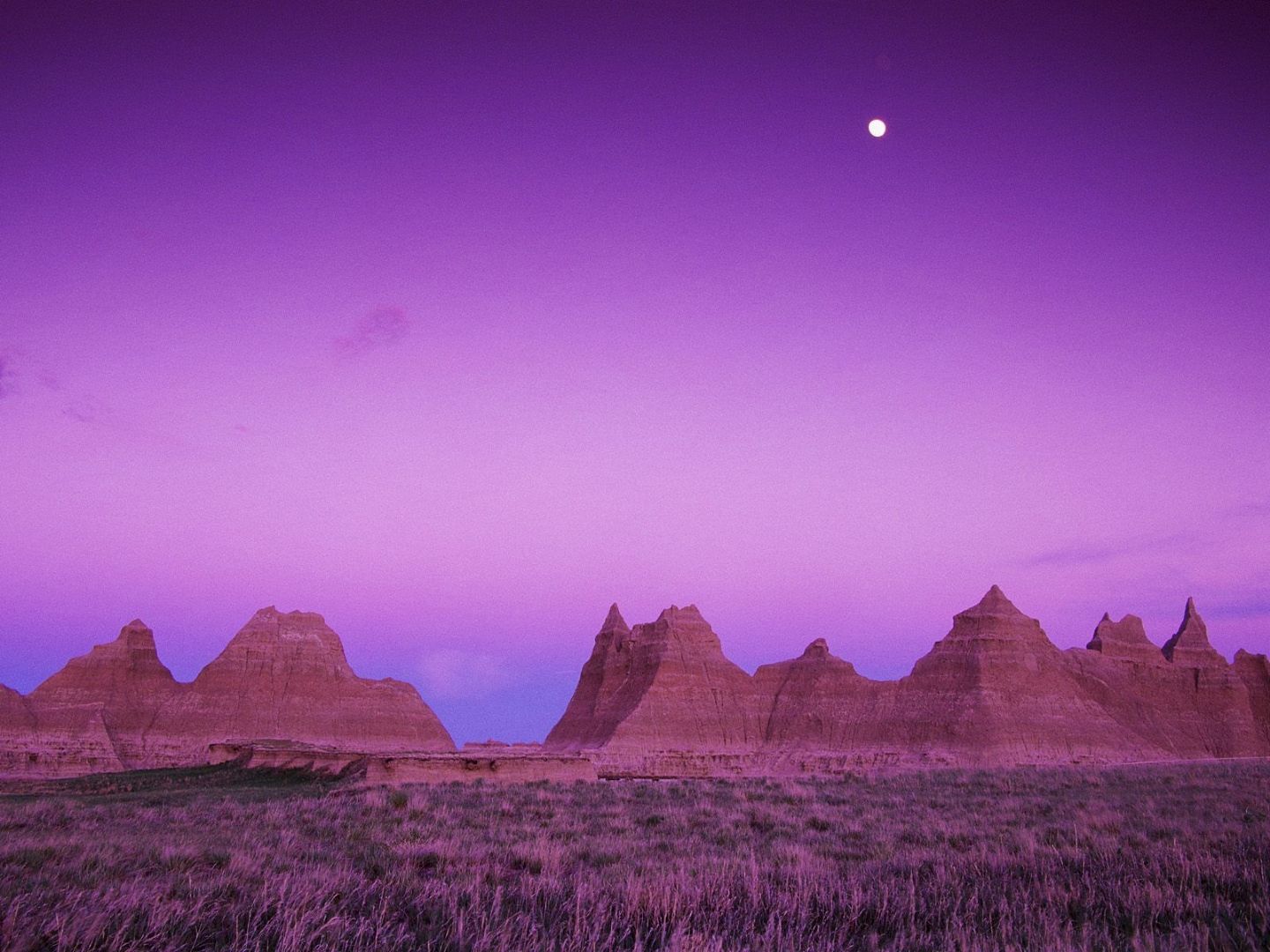 fond d'écran badlands,badlands,ciel,lune,violet,paysage naturel