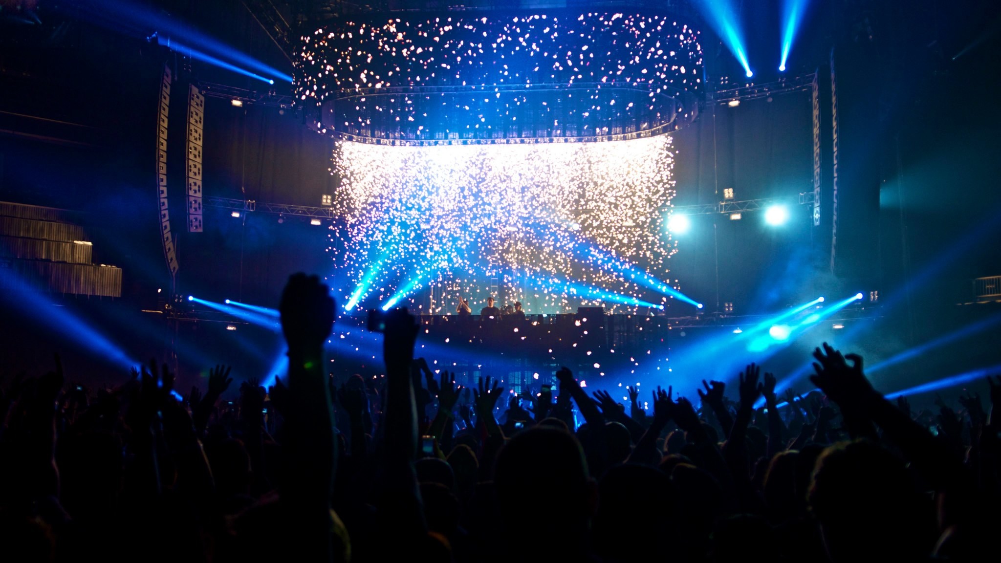 fondo de pantalla de video musical,actuación,entretenimiento,escenario,concierto,concierto de rock