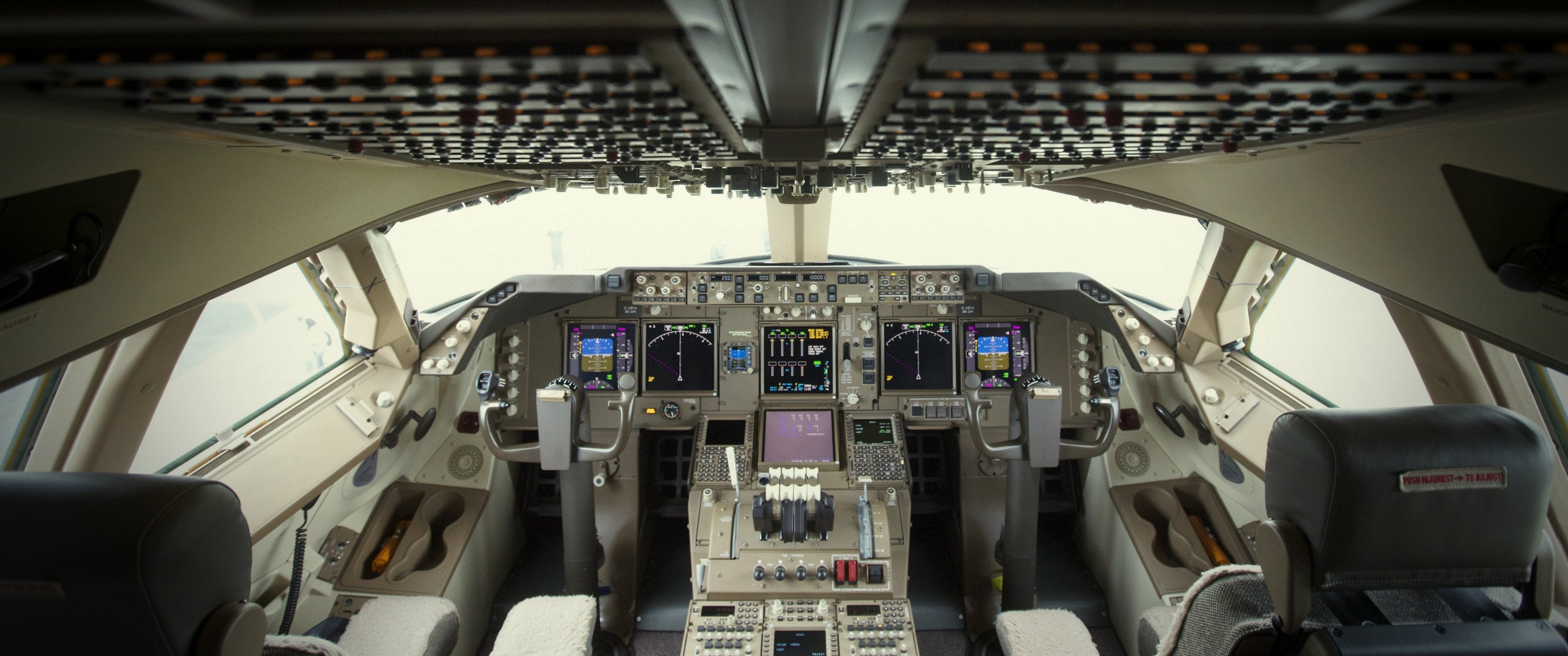 cockpit wallpaper,raumfahrttechnik,cockpit,fahrzeug,fluggesellschaft,verkehrsflugzeug