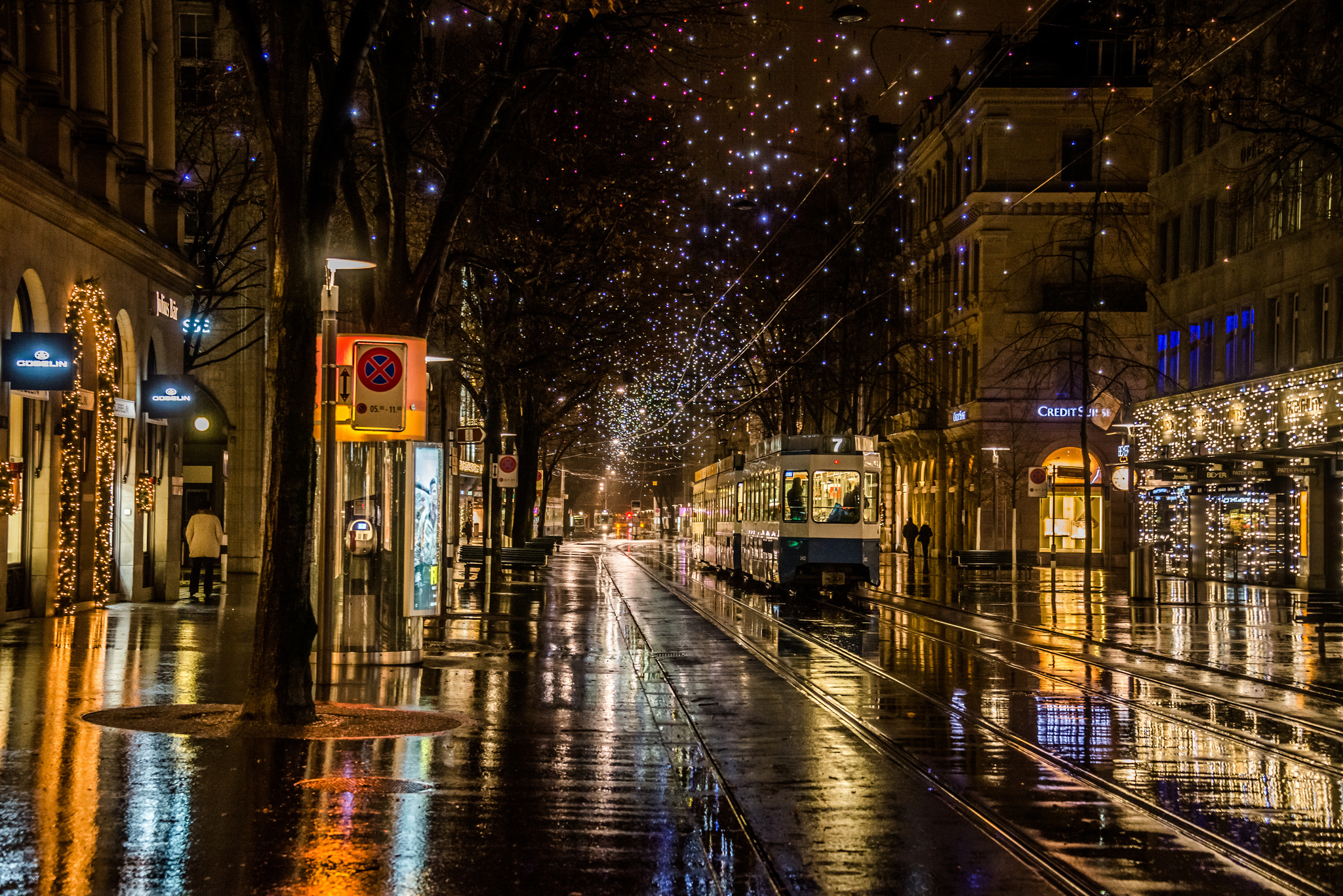 雨の多い街の壁紙 夜 市街地 首都圏 市 反射 Wallpaperuse