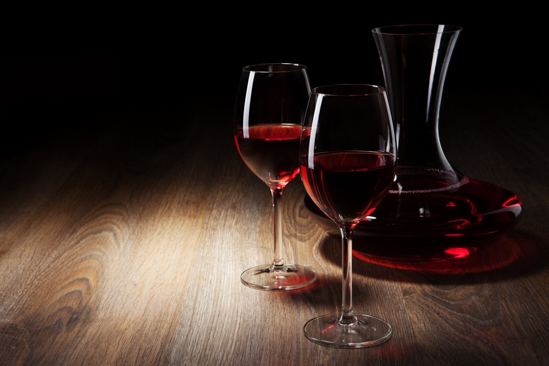 ワイングラスの壁紙,ワイングラス,脚付きグラス,ガラス,静物写真,赤ワイン