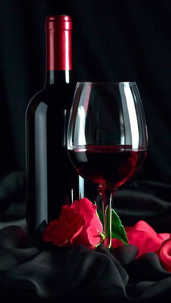ワイングラスの壁紙,ワイングラス,脚付きグラス,赤ワイン,ボトル,ガラス瓶