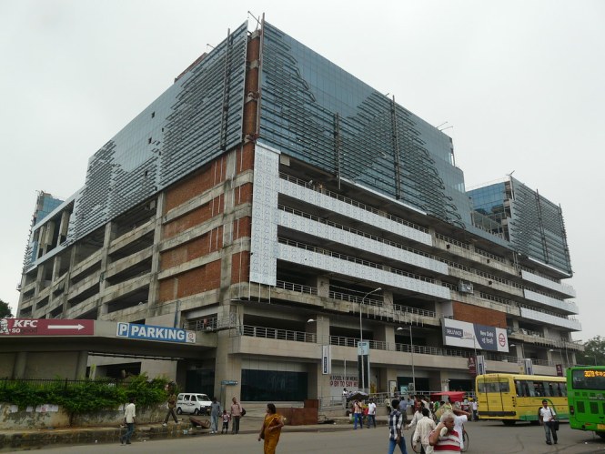 aeropuerto de delhi fondos de pantalla,edificio,área metropolitana,edificio comercial,arquitectura,bloque de pisos