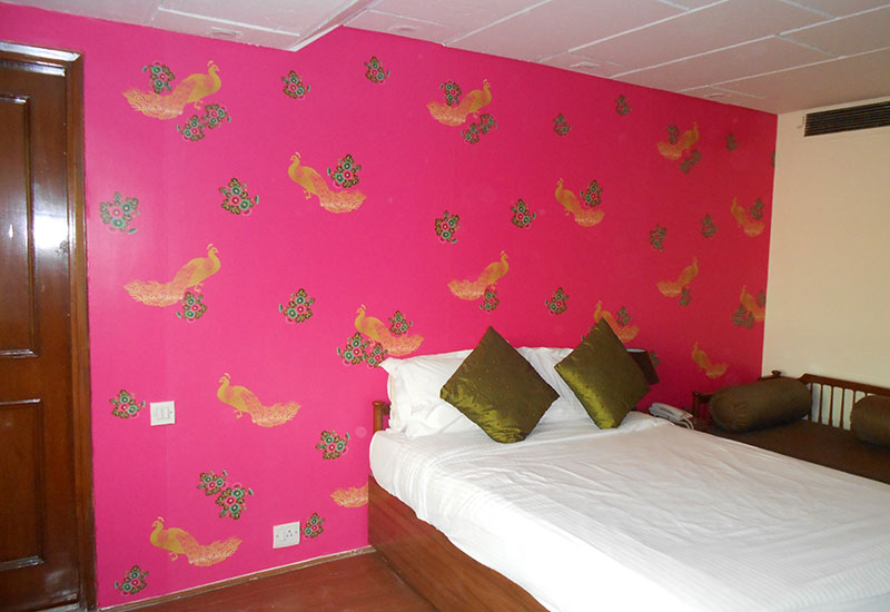 papel tapiz para paredes precio en delhi,habitación,pared,propiedad,fondo de pantalla,dormitorio