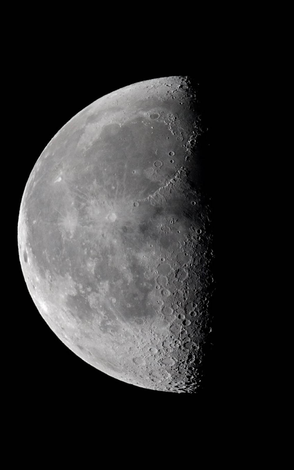 fondo de pantalla de media luna,luna,fotografía,objeto astronómico,fotografía monocroma,en blanco y negro