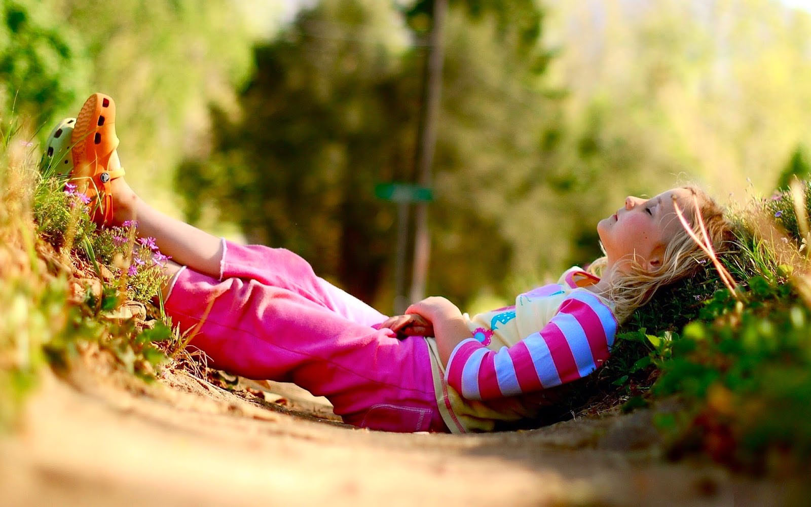 sad moment wallpaper,people in nature,nature,child,pink,grass