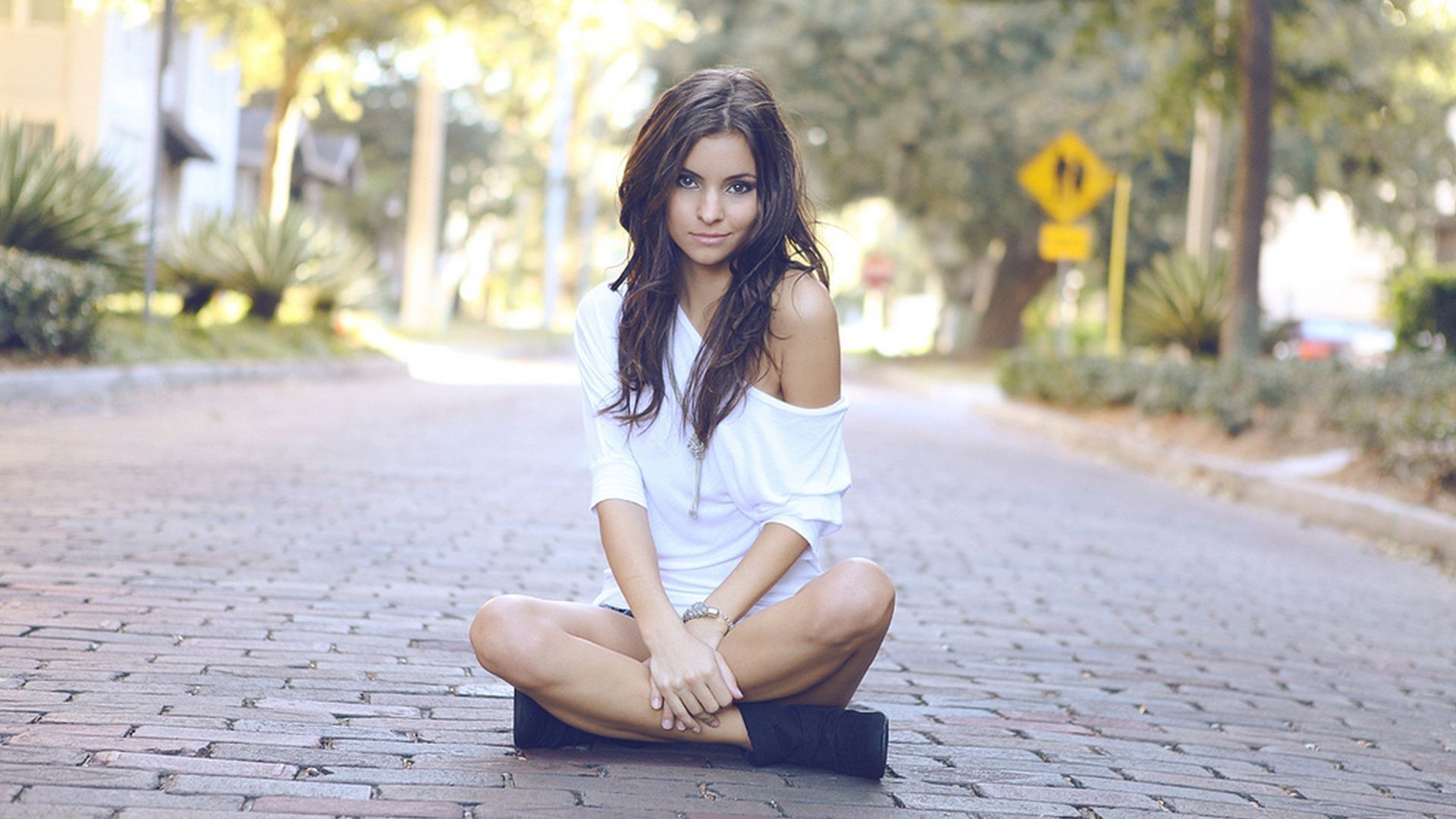 1920x1080 wallpaper girl,photograph,beauty,leg,sitting,yellow