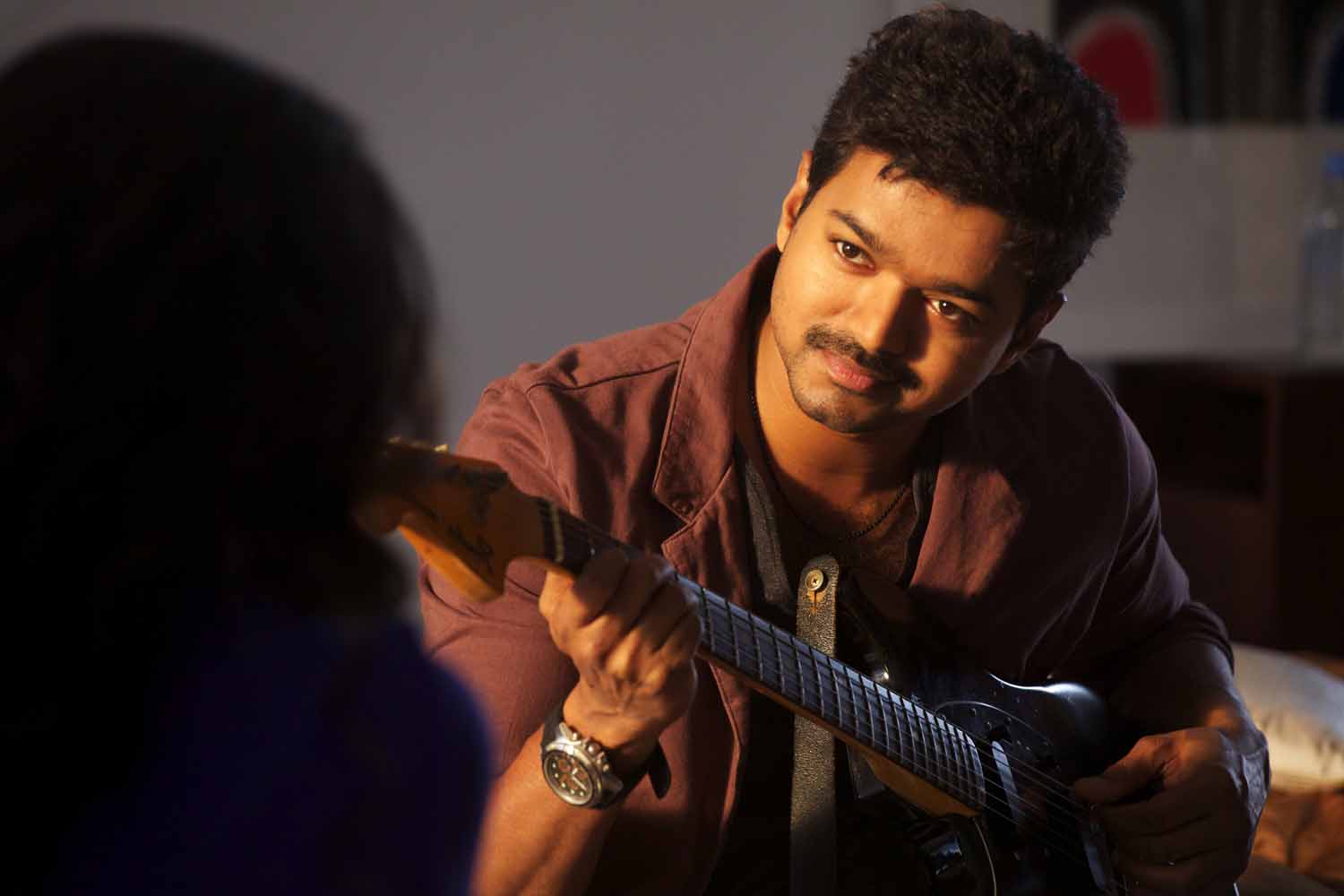 vijay hd wallpaper herunterladen,gitarre,gitarrist,musiker,musik ,musikinstrument