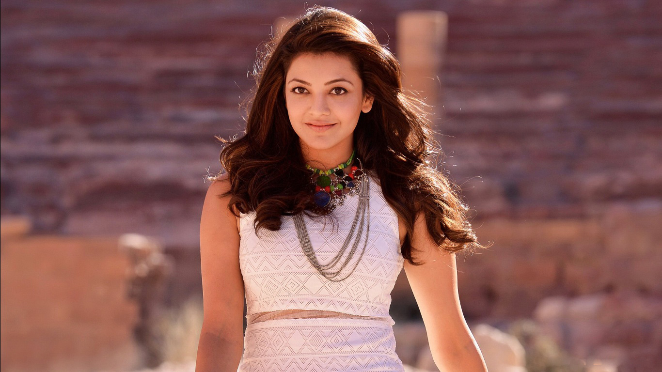 bollywood girl hd wallpaper,modella,capelli,capi di abbigliamento,bellezza,acconciatura