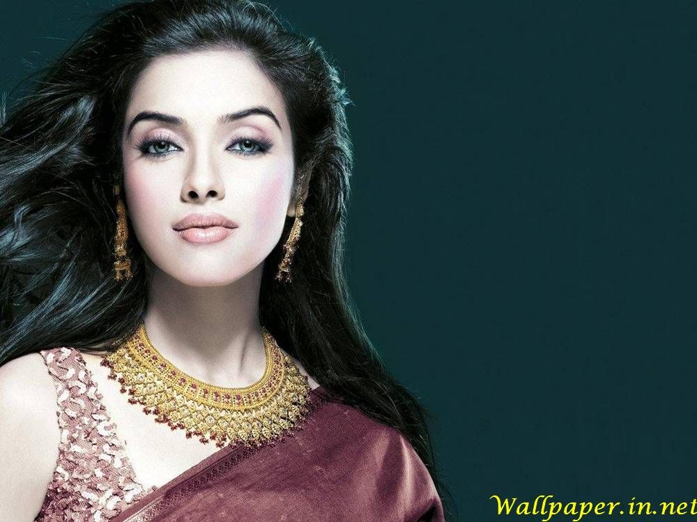 bollywood stars wallpaper,hair,eyebrow,beauty,hairstyle,chin